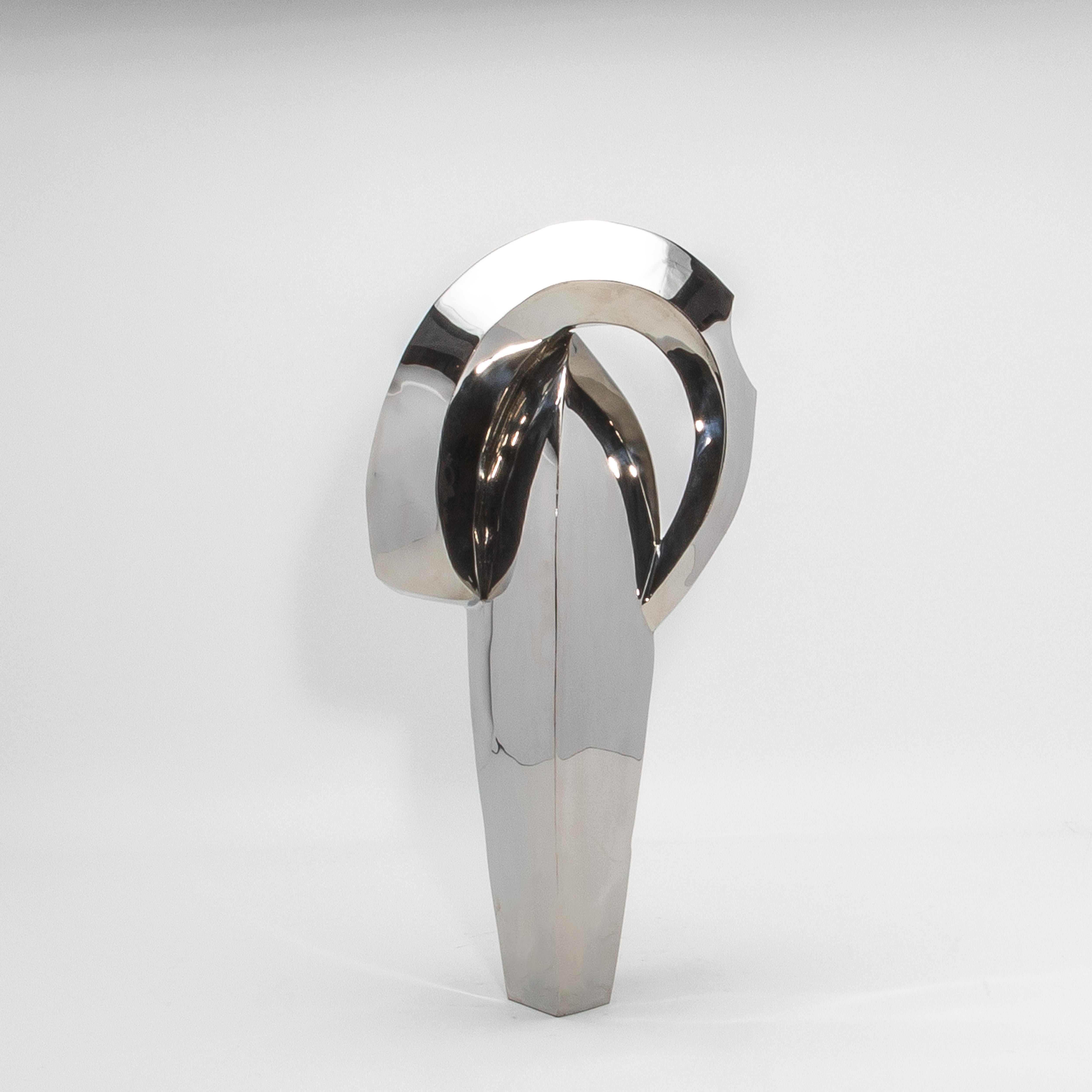 Escultura abstracta moderna de acero inoxidable de Patrick Coard Paris Hecho a mano en venta