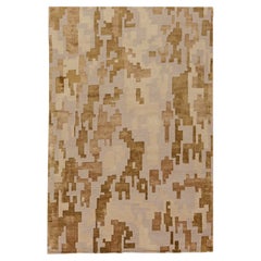 Alfombra moderna y abstracta de color beige «Aridscape», diseñada por Arthur Dunnam