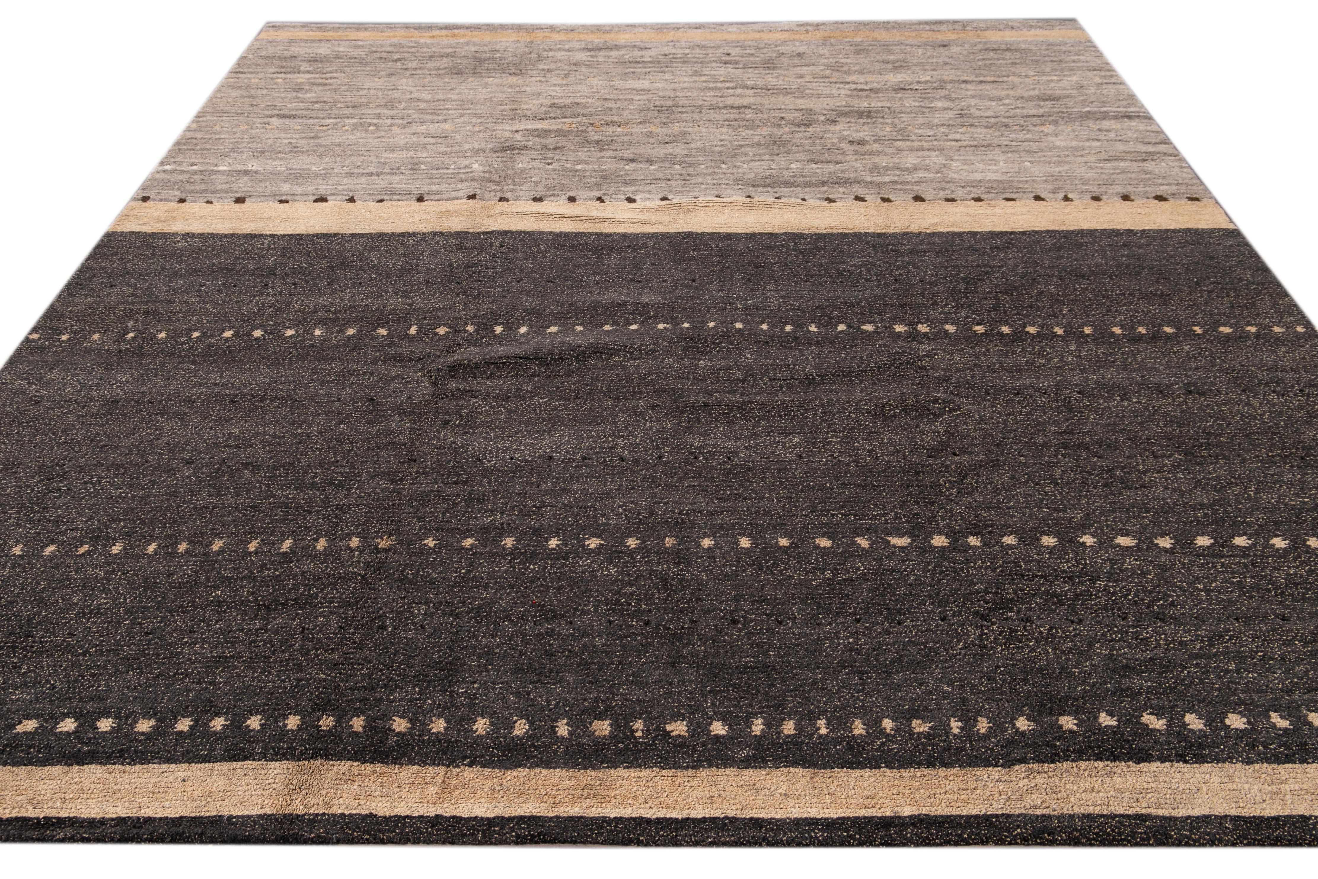 Tibétain Tapis tibétain moderne et abstrait en laine taille d'une pièce en vente