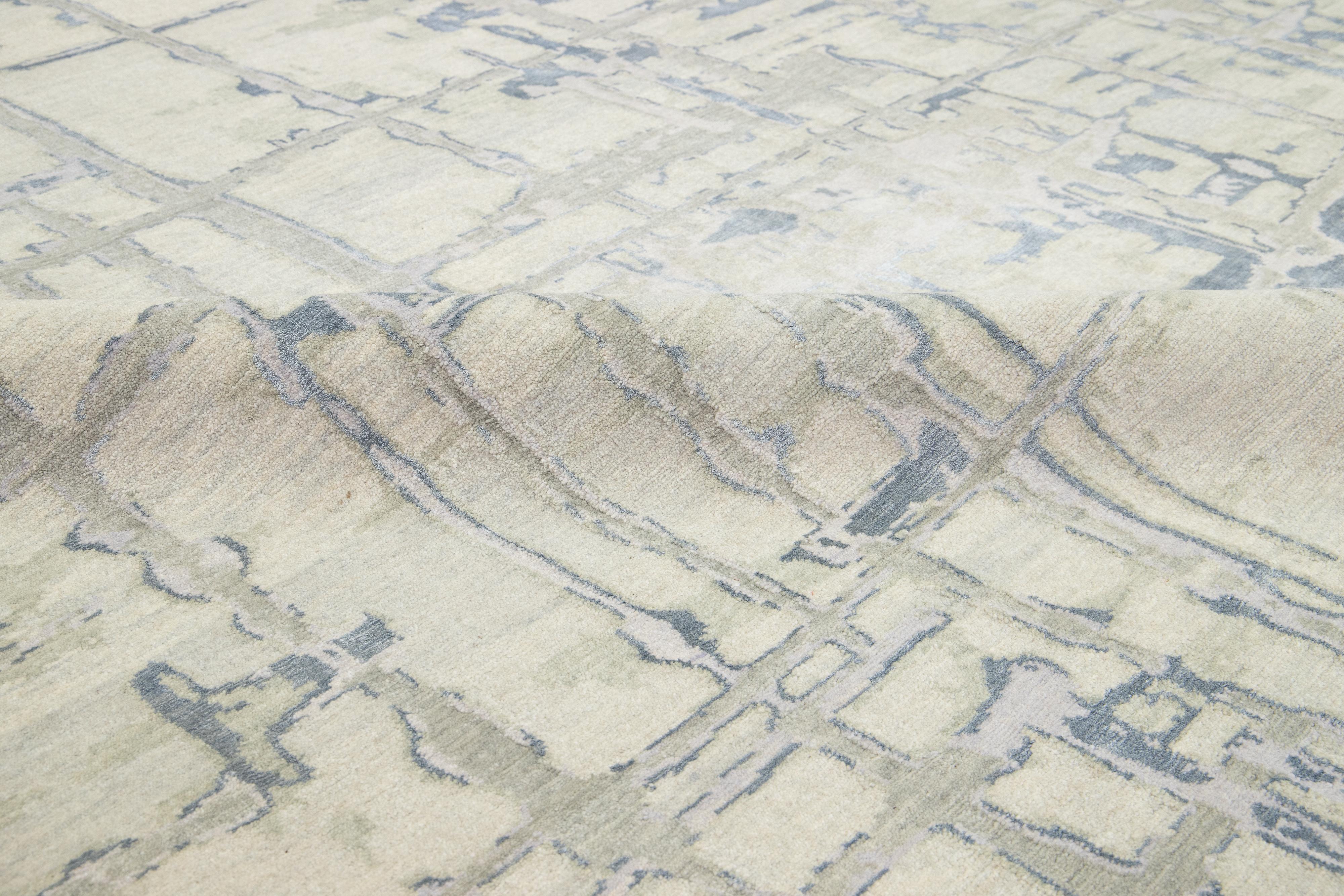 Moderner abstrakter tibetischer Wollteppich in Hellgrau und Beige im Zustand „Hervorragend“ im Angebot in Norwalk, CT