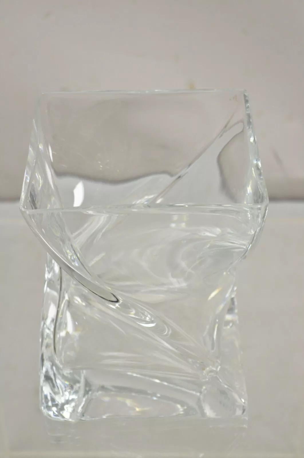 Centre de table moderne abstrait turc Konart en cristal torsadé (B) en vente 1