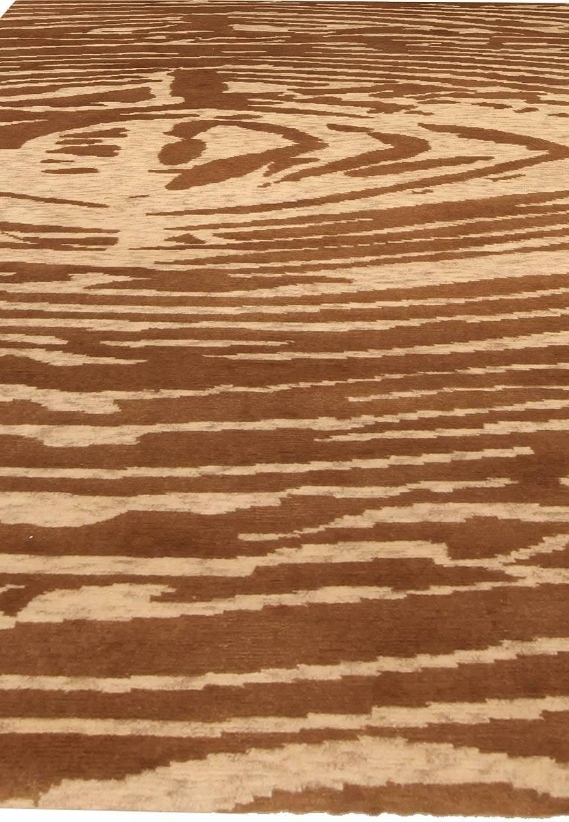 Tapis moderne abstrait en laine marron tourbillonné fait à la main par Doris Leslie Blau Neuf - En vente à New York, NY