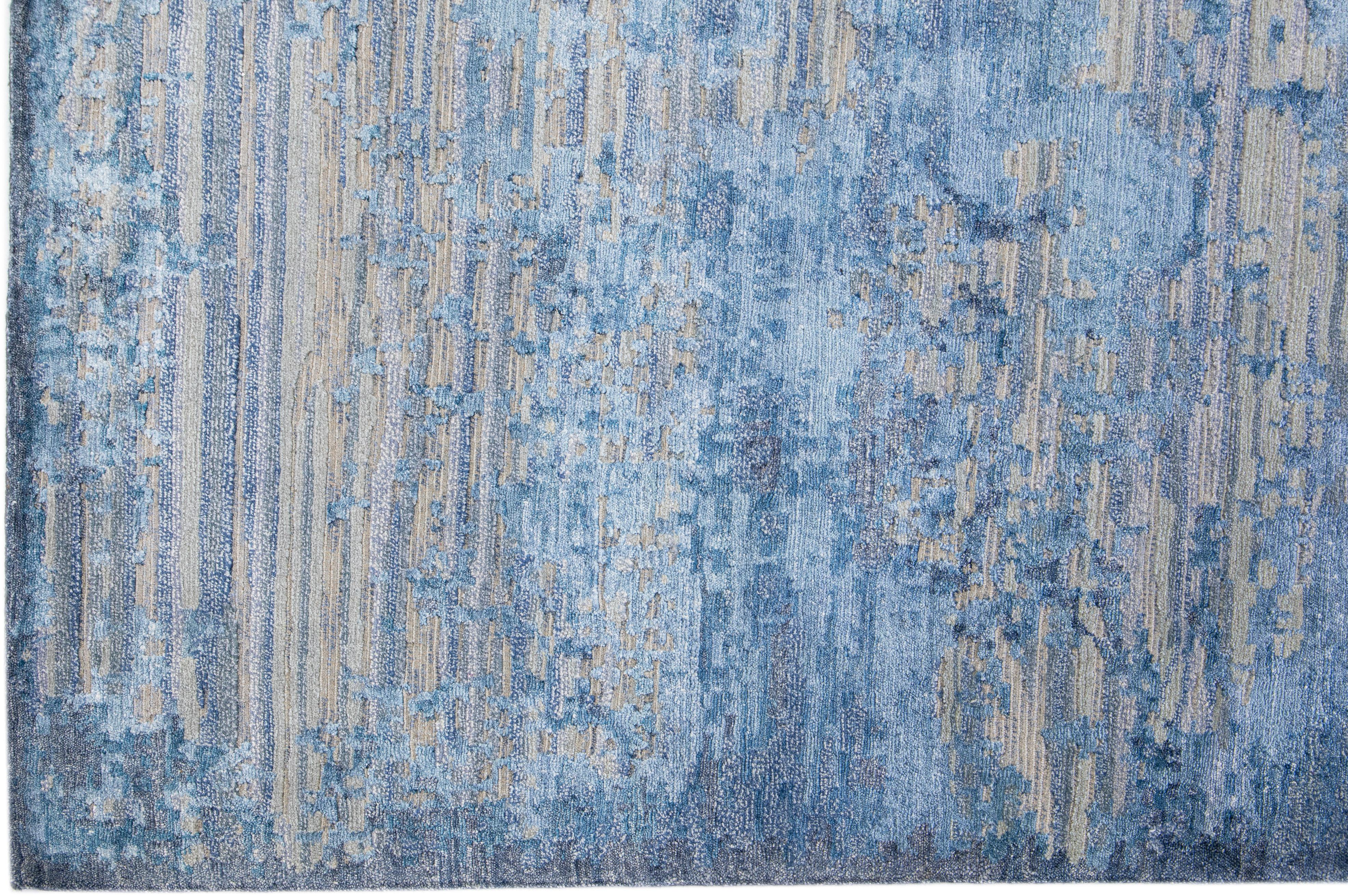 Modern Abstract Wool & Silk Rug Handmade in Gray & Blue In New Condition For Sale In Norwalk, CT