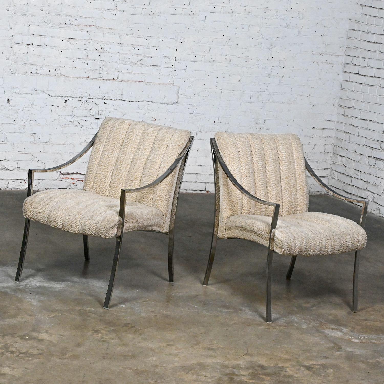 Métal The Moderns Accent Chairs by Carsons Inc Paire de cadres chromés et de chevrons avoine en vente