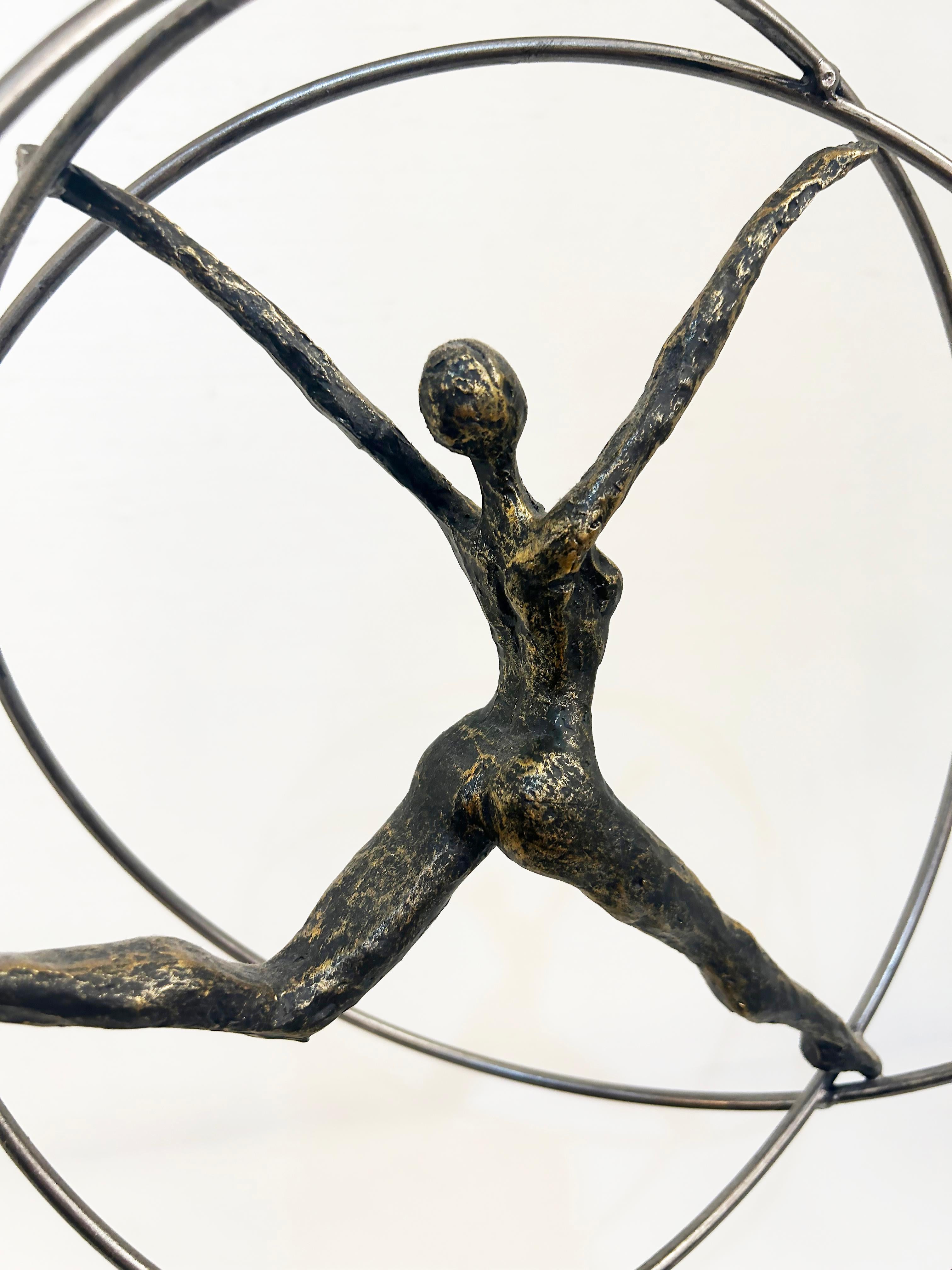 Modern Acrobats on Rings Figurative Metal Sculpture Mounted on Square Base In Good Condition For Sale In Miami, FL