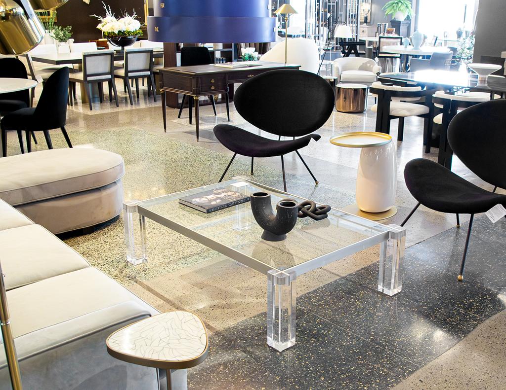 Métal Table de cocktail moderne en acrylique avec cadre métallique en vente