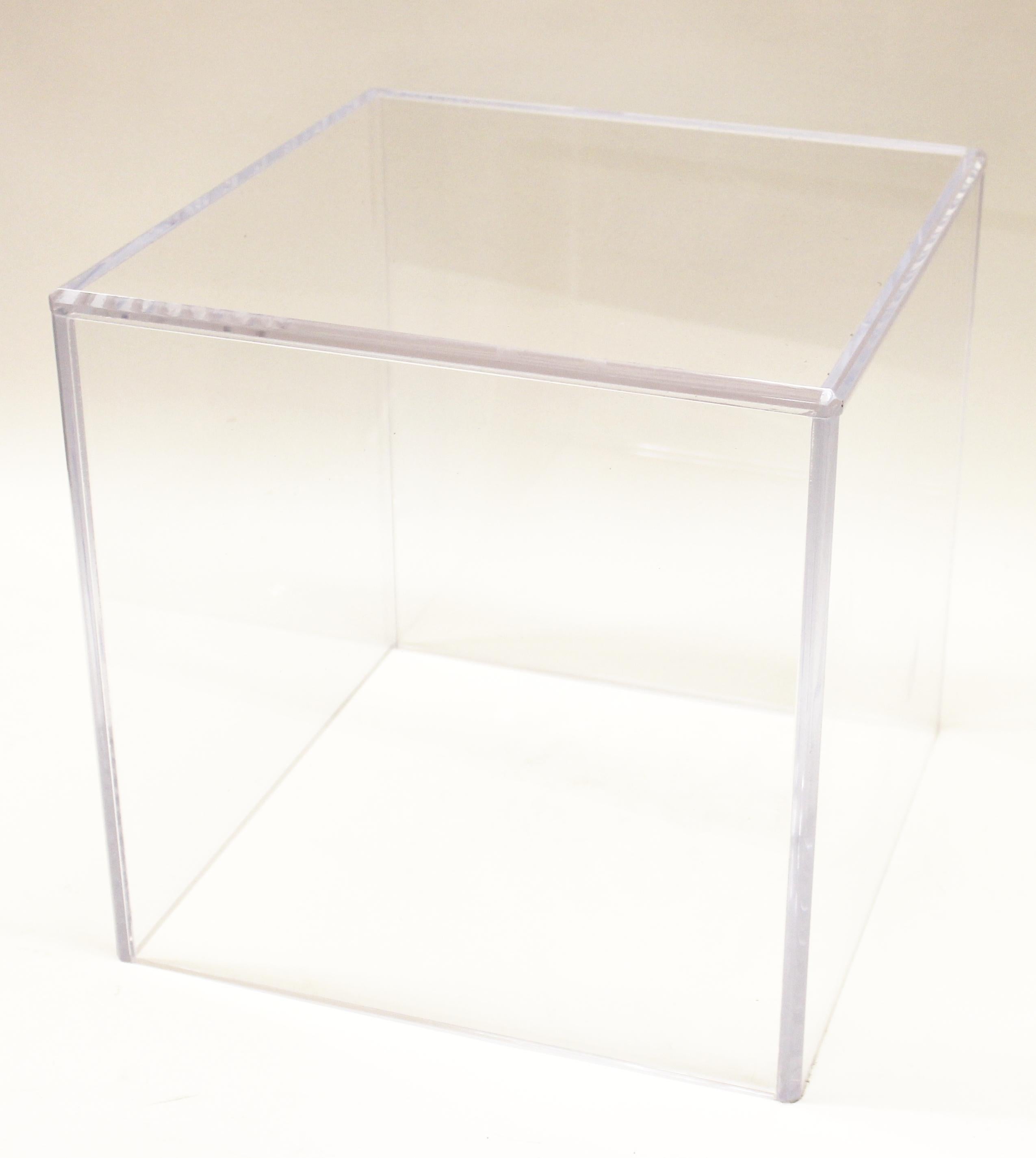 Modern Acrylic Display Pedestal Cubes or Side Tables In Good Condition In New York, NY