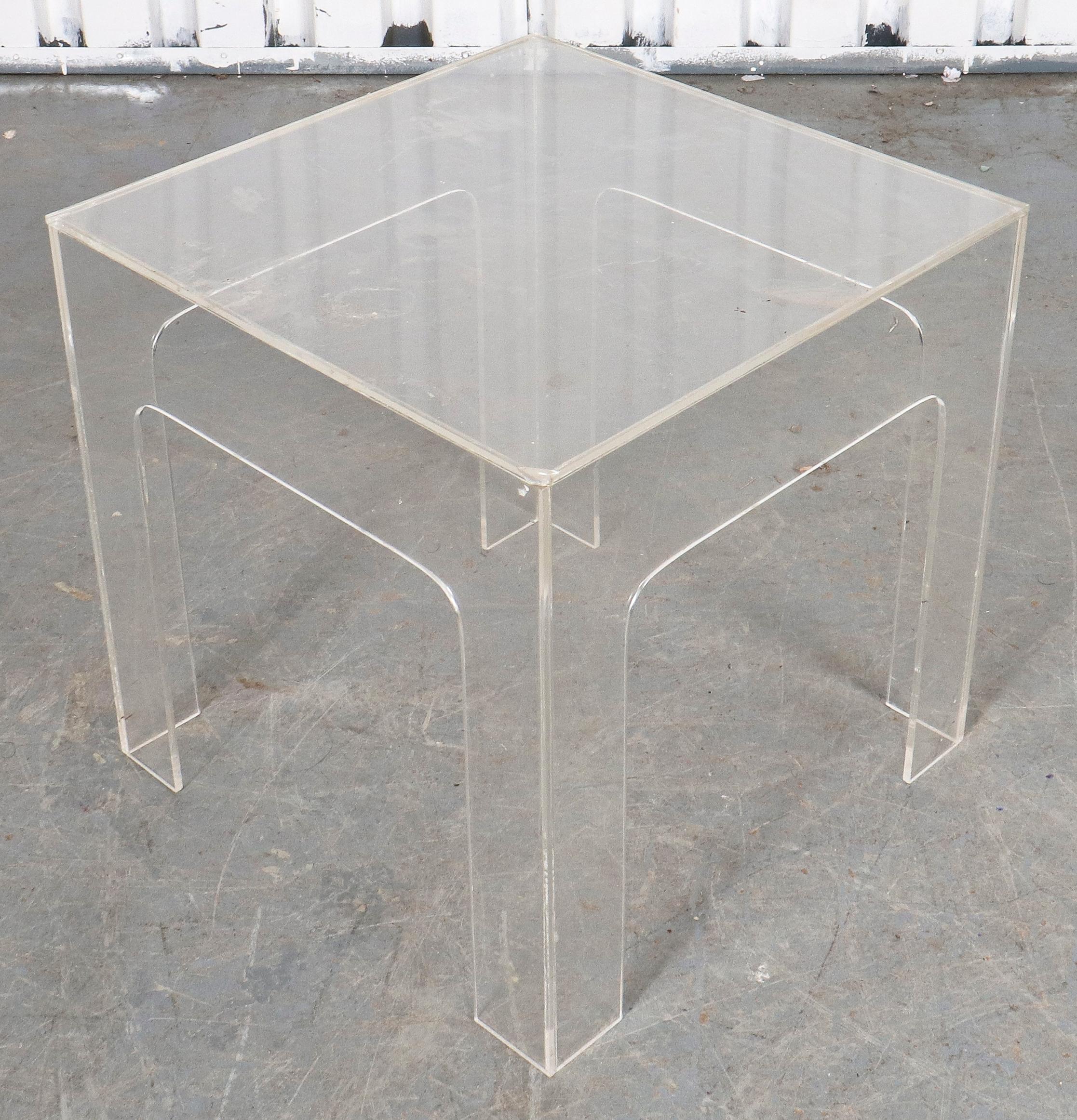 Modern Acrylic Side Table In Good Condition For Sale In New York, NY