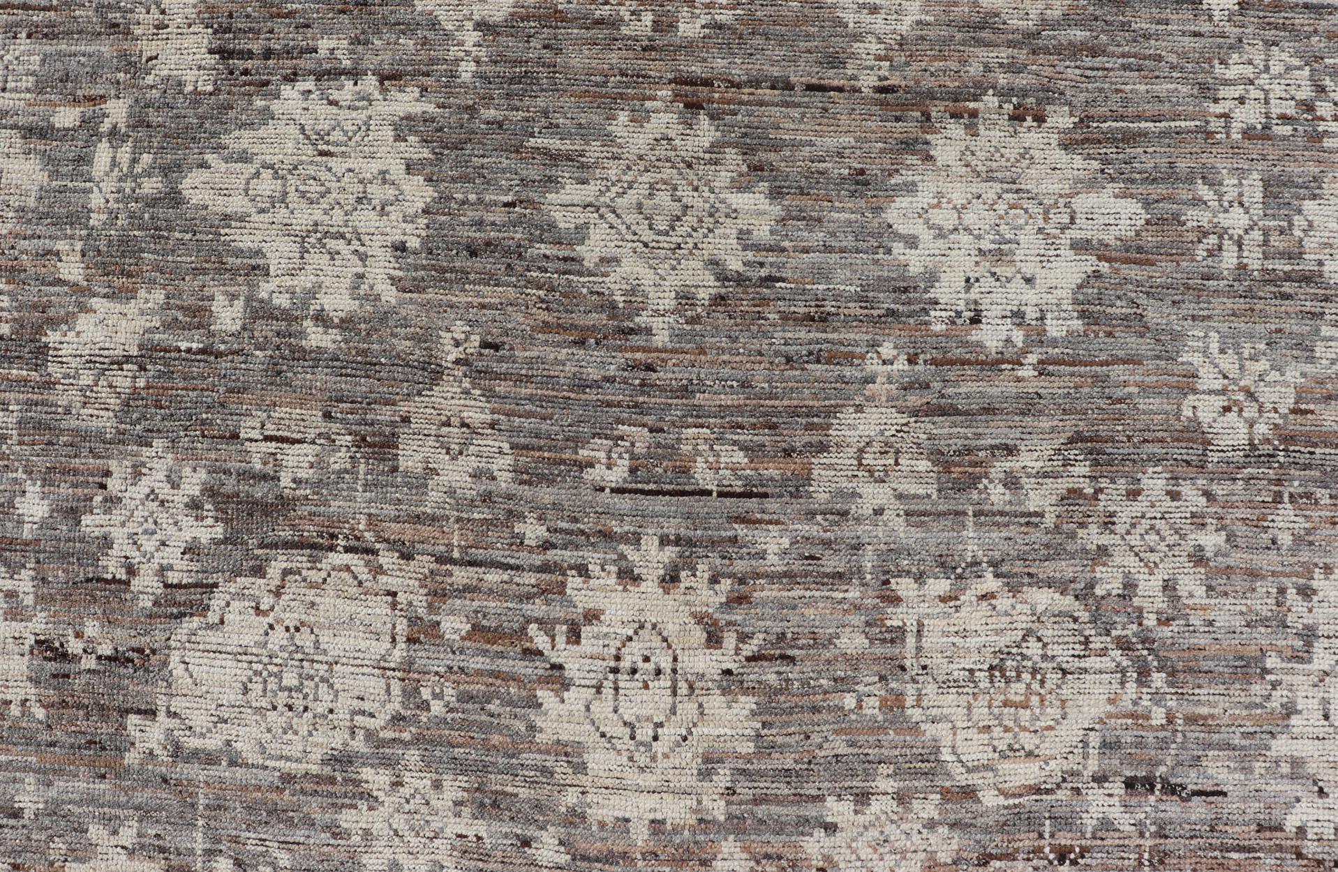 Moderner Oushak-Designierter Teppich von Keivan Woven Arts aus Wolle mit Blumenmuster (Handgeknüpft) im Angebot