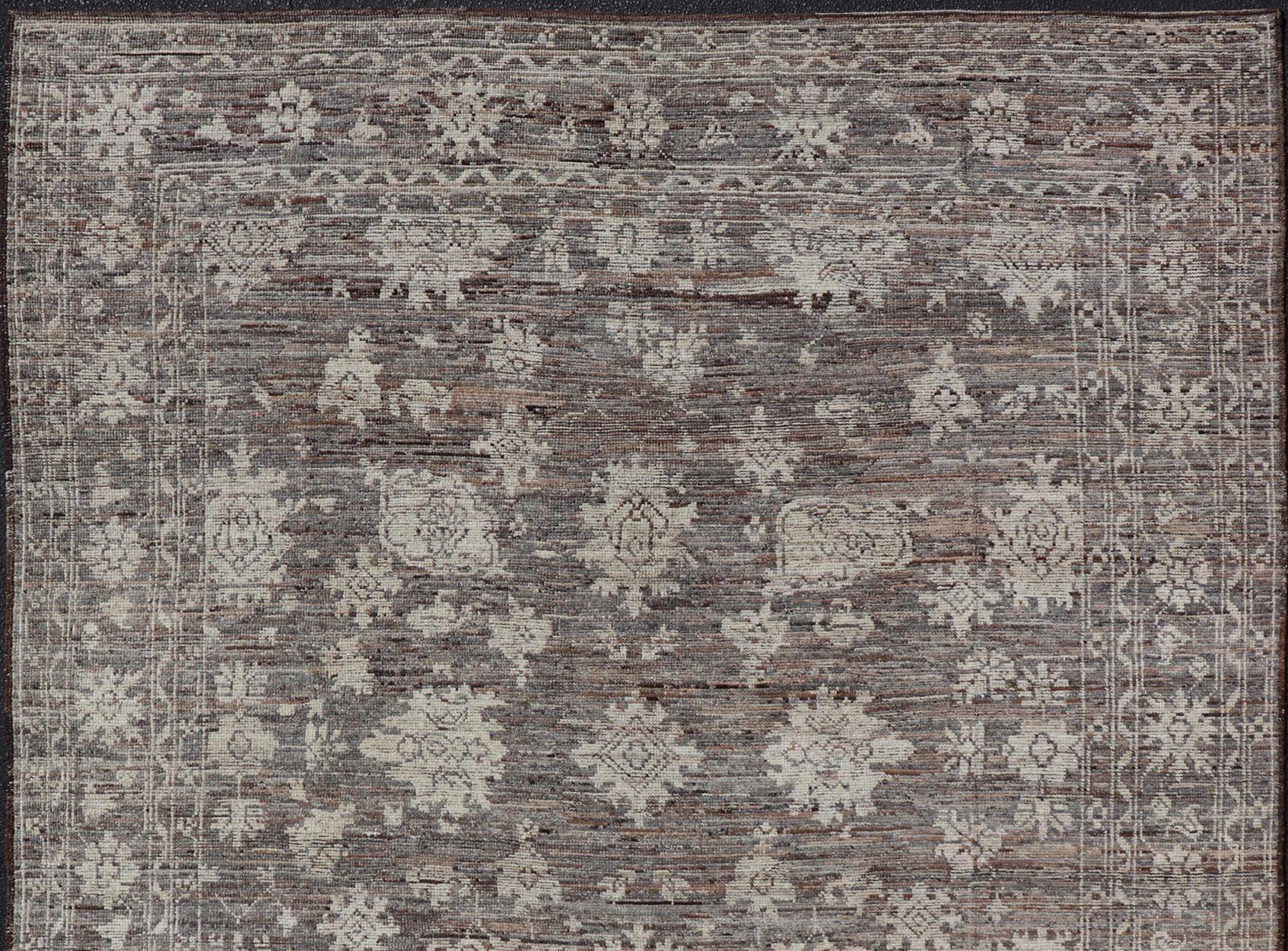 Moderner Oushak-Designierter Teppich von Keivan Woven Arts aus Wolle mit Blumenmuster im Angebot 3
