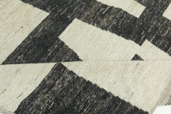 Moderner afghanischer handgeknüpfter Wollteppich von Doris Leslie Blau