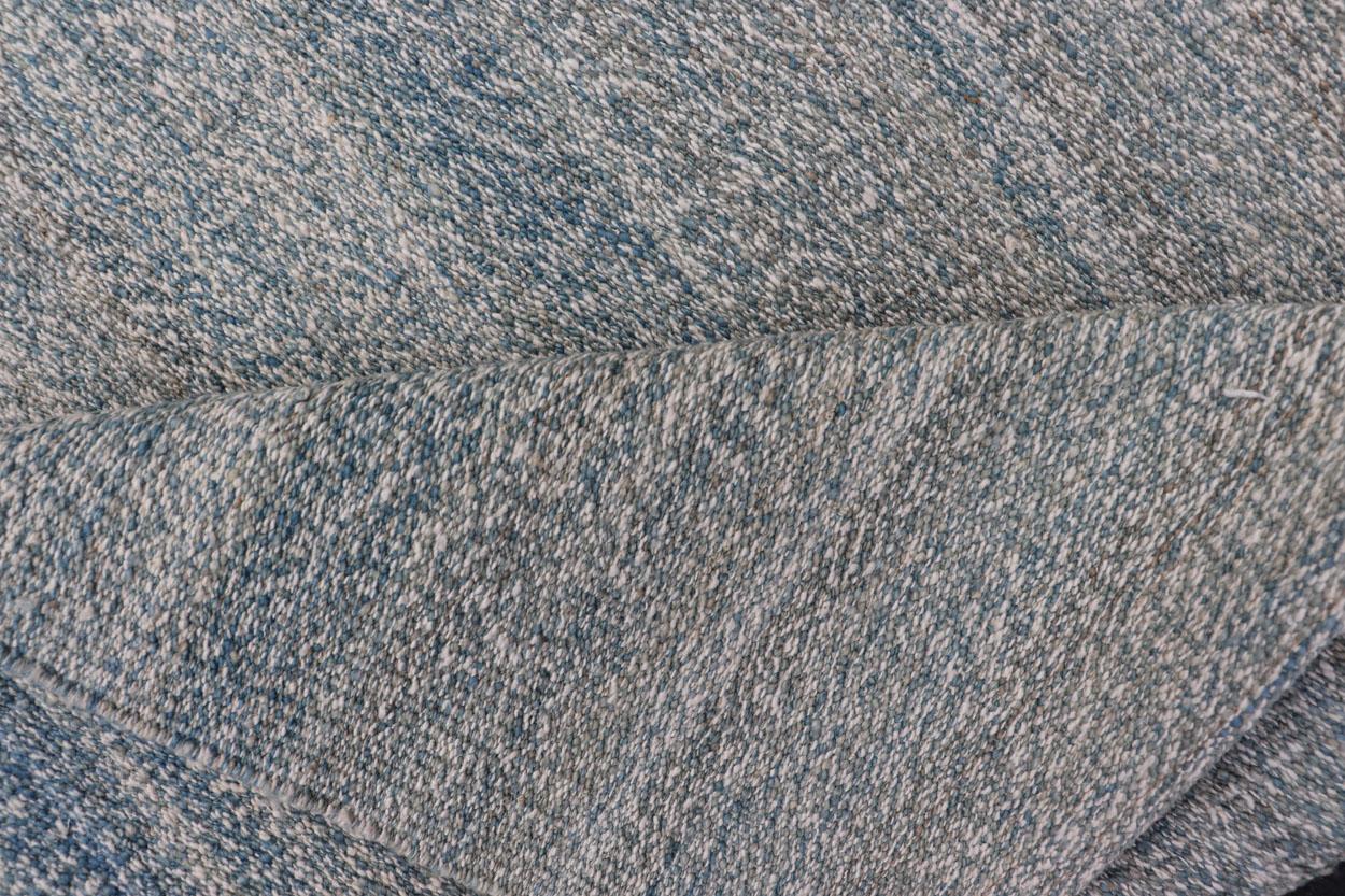 Lana Moderno Rug & Kilim afgano nei toni del blu e del grigio 1'10 x 3'4 in vendita