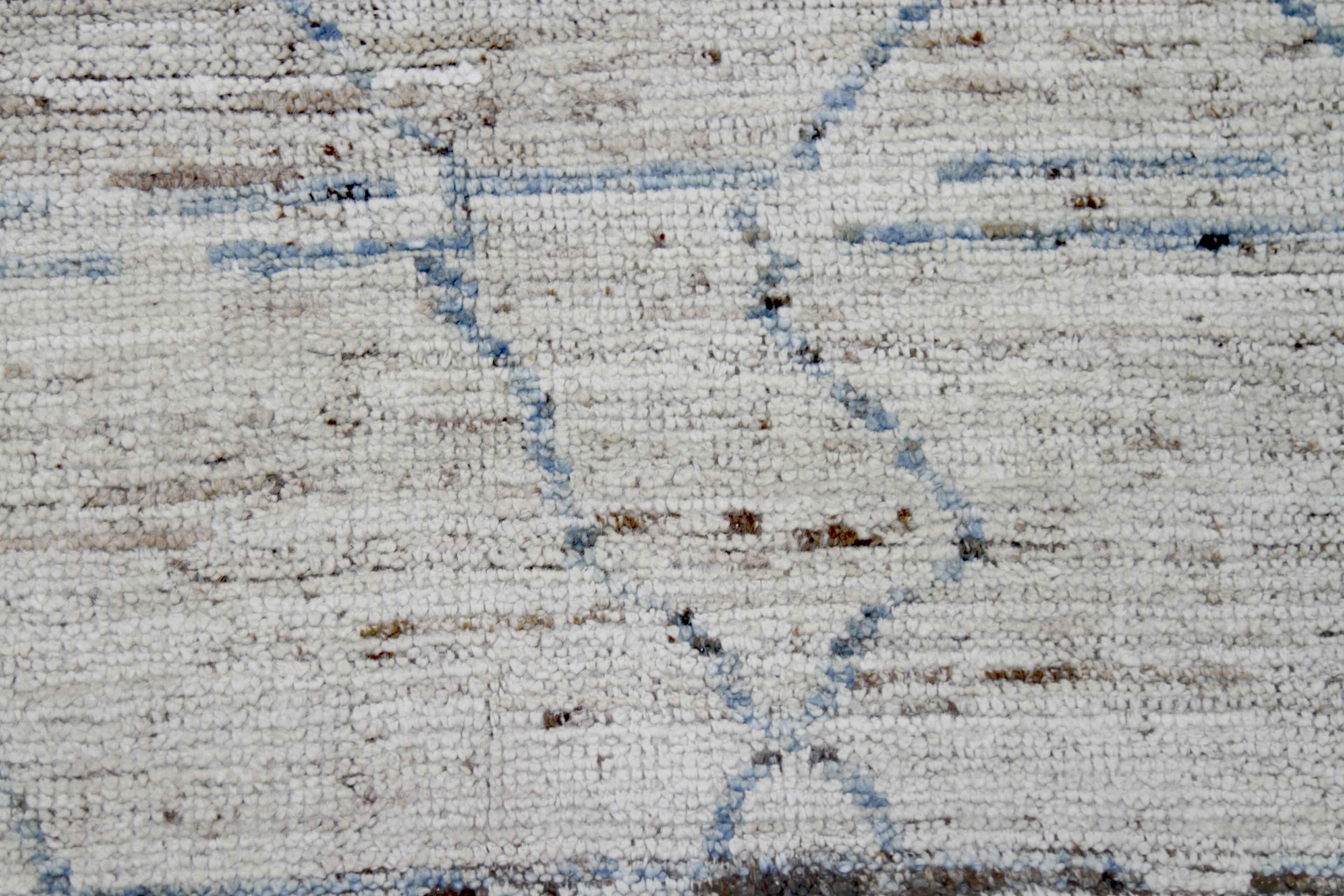 Alfombra afgana moderna de estilo marroquí con líneas 