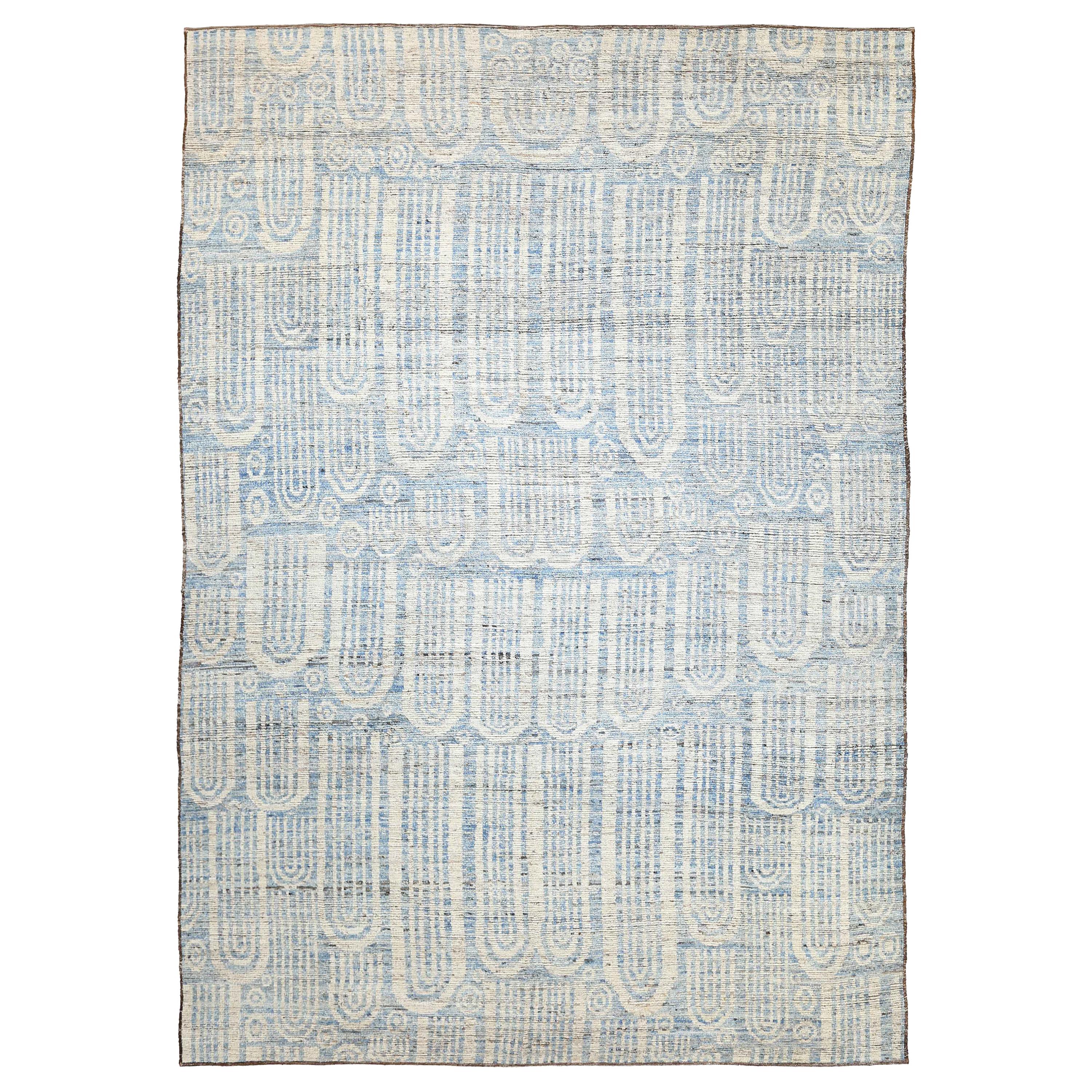 Tapis afghan moderne de style marocain avec détails tribaux bleus sur fond ivoire