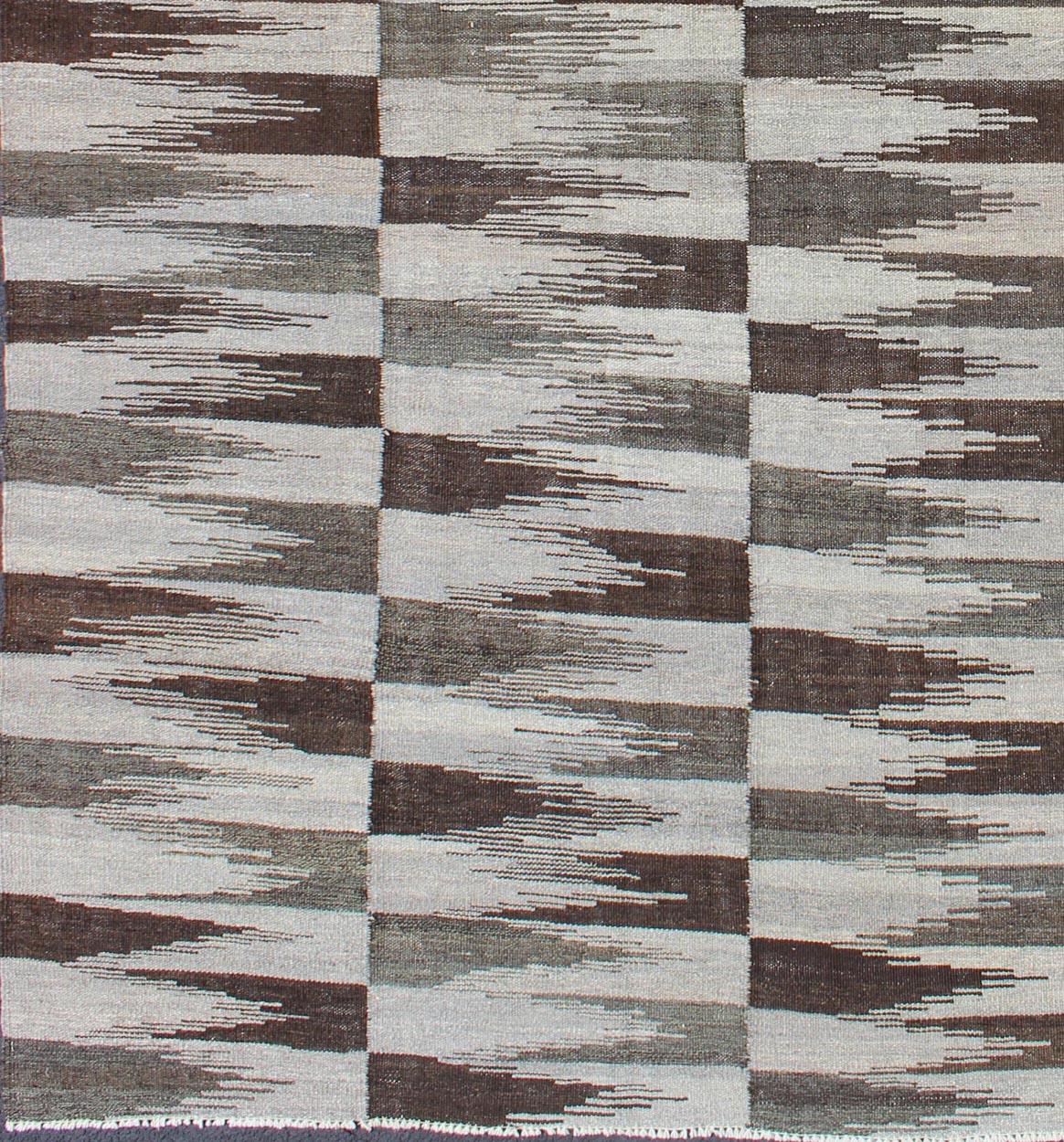  Fine Flat weave Modern Kilim in Neutrals, Browns and Greens Colors, Green and various Brown tone modern design kilim, Keivan Woven Arts/ rug AFG-6317, country of origin / type: Afghanistan / Kilim, condition: new

Measures:5'7 x 8'2 

This newly