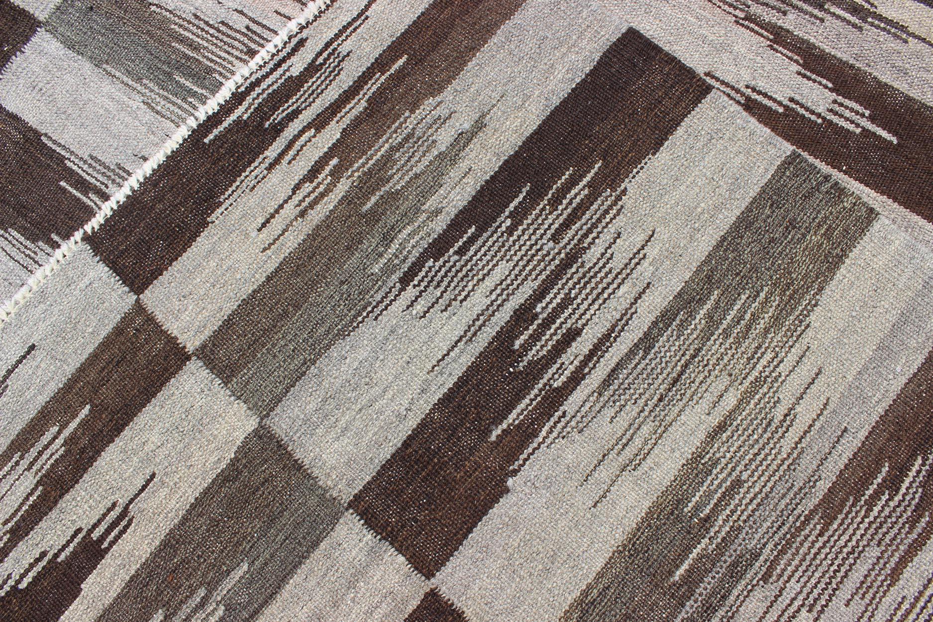  Fine Flat weave Modern Kilim in Neutrals, Browns and Greens Colors In New Condition For Sale In Atlanta, GA