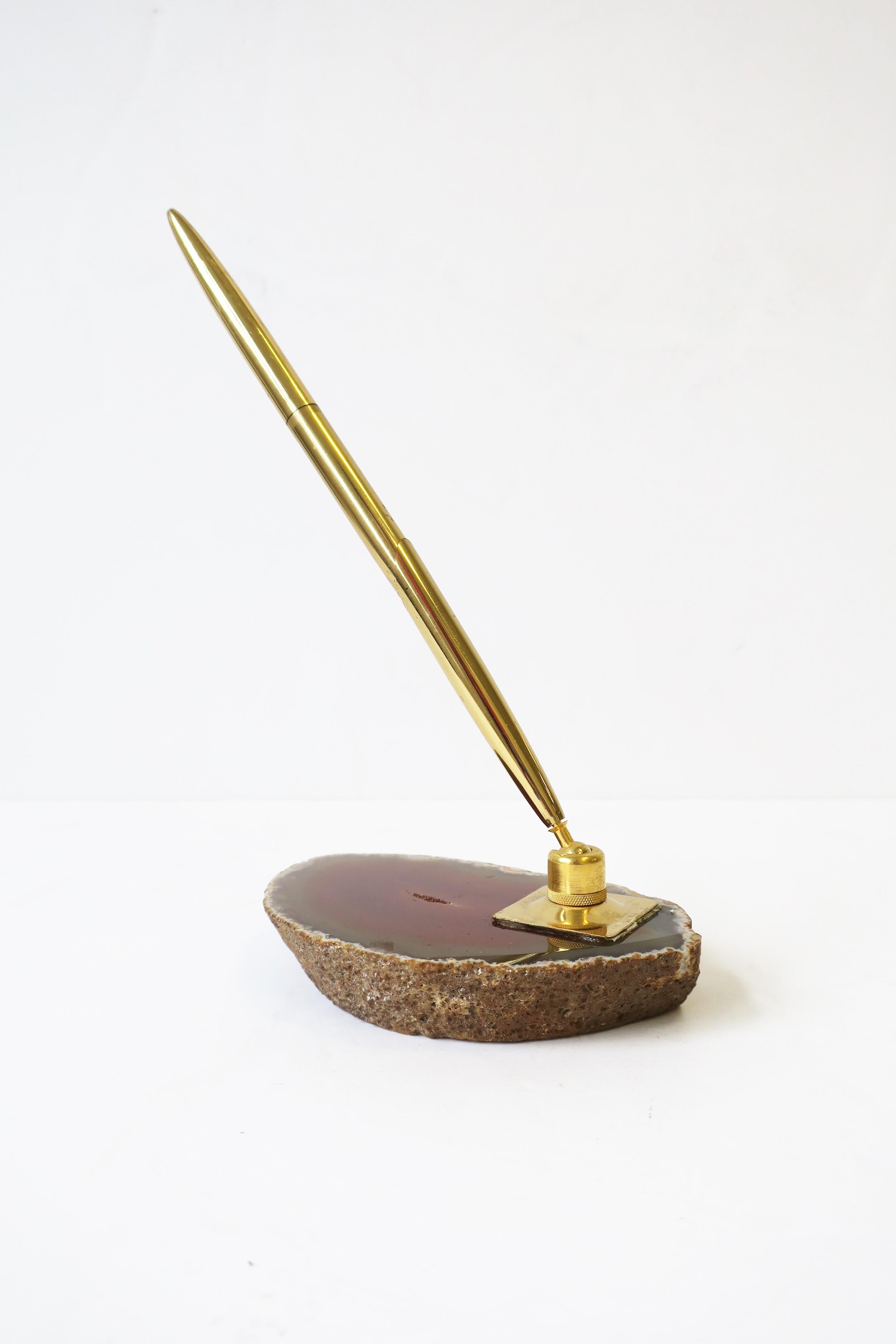 Agate Onyx and Brass Desk Pen Holder, circa 1970s For Sale 6