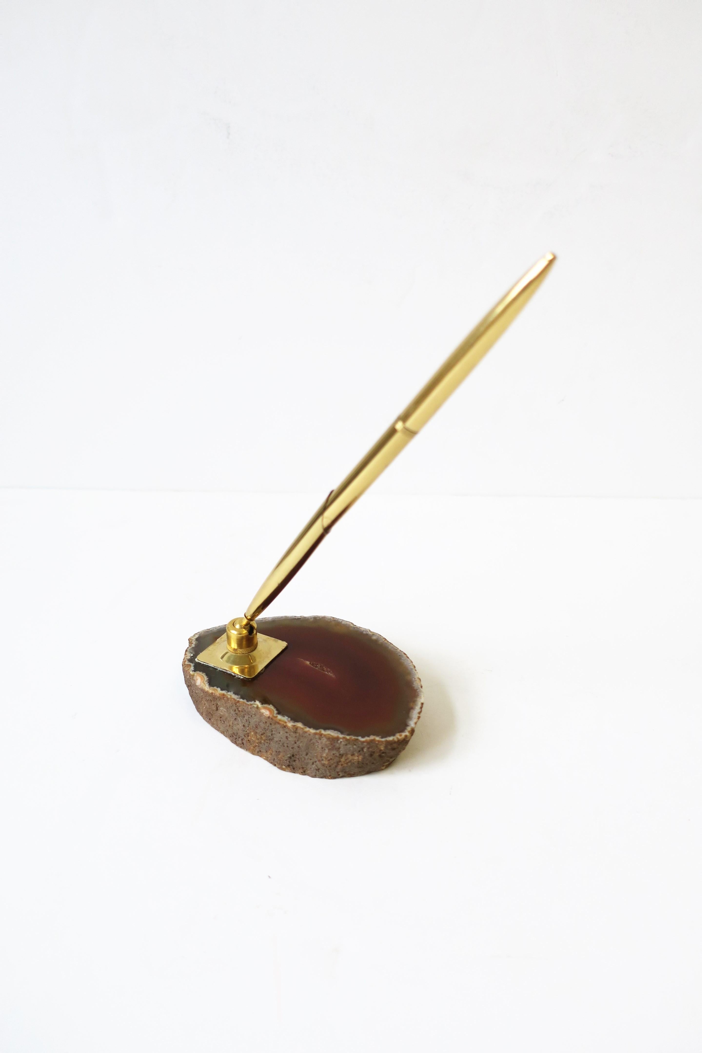 Agate Onyx and Brass Desk Pen Holder, circa 1970s For Sale 4