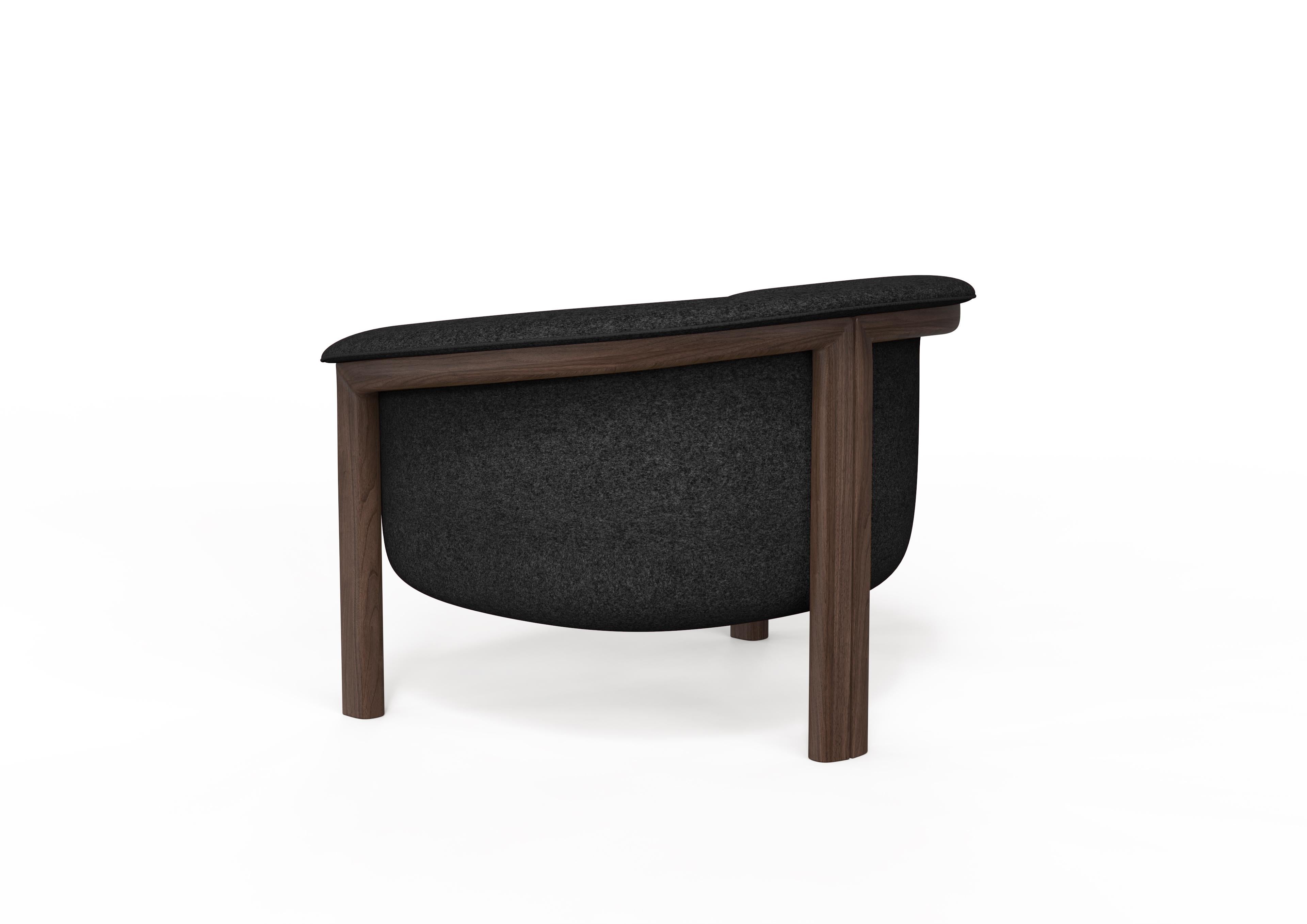 Moderner Agnes-Sessel aus Nussbaumholz, schwarzer Wollstoff (Sonstiges) im Angebot