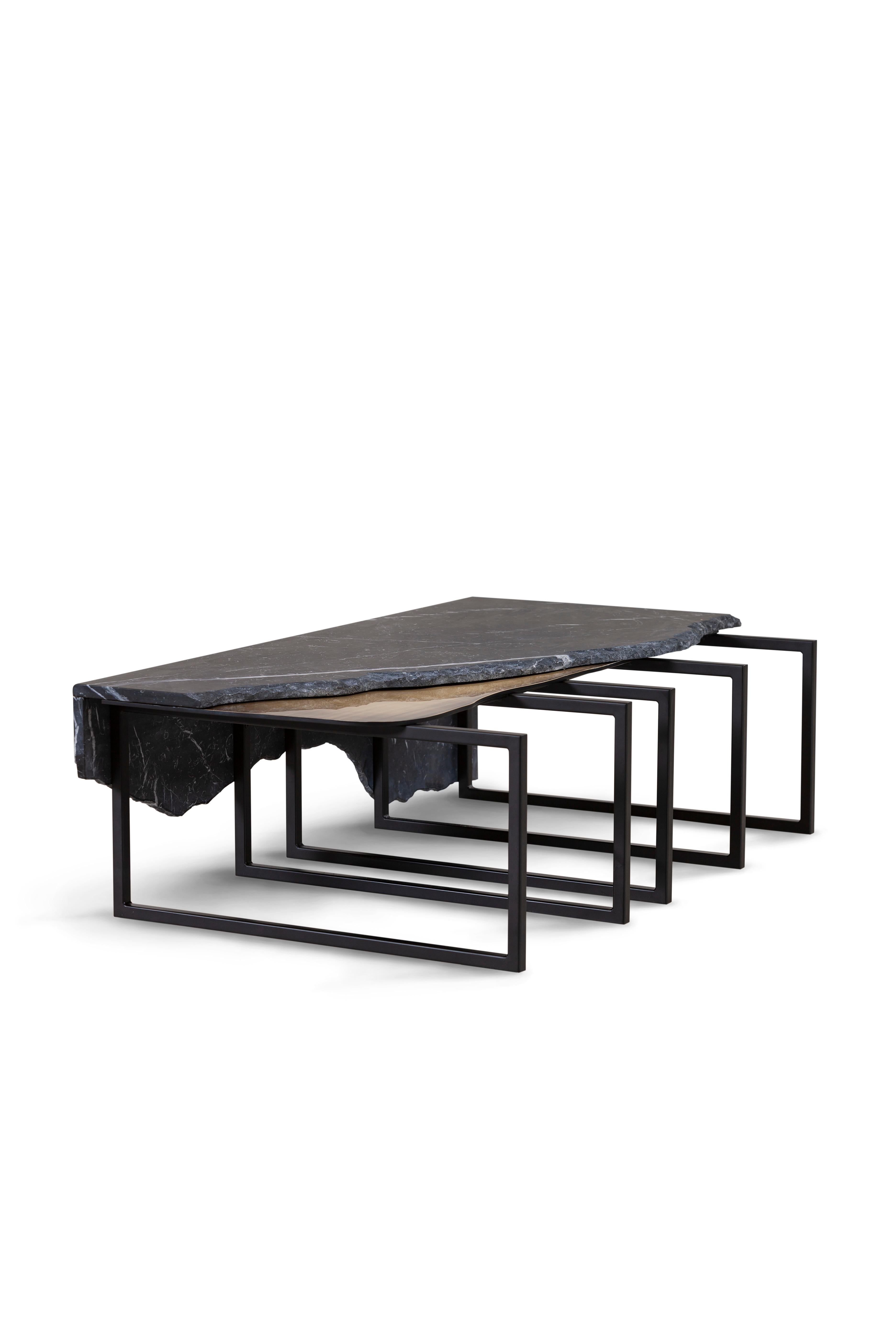 Mid-Century Modern Table basse moderne Aire, marbre Nero Marquina, fabriquée à la main au Portugal par Greenapple en vente