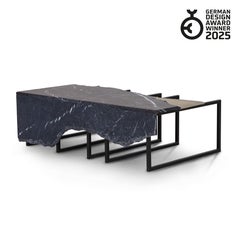 Tavolino moderno Aire, marmo Nero Marquina, fatto a mano in Portogallo da Greenapple