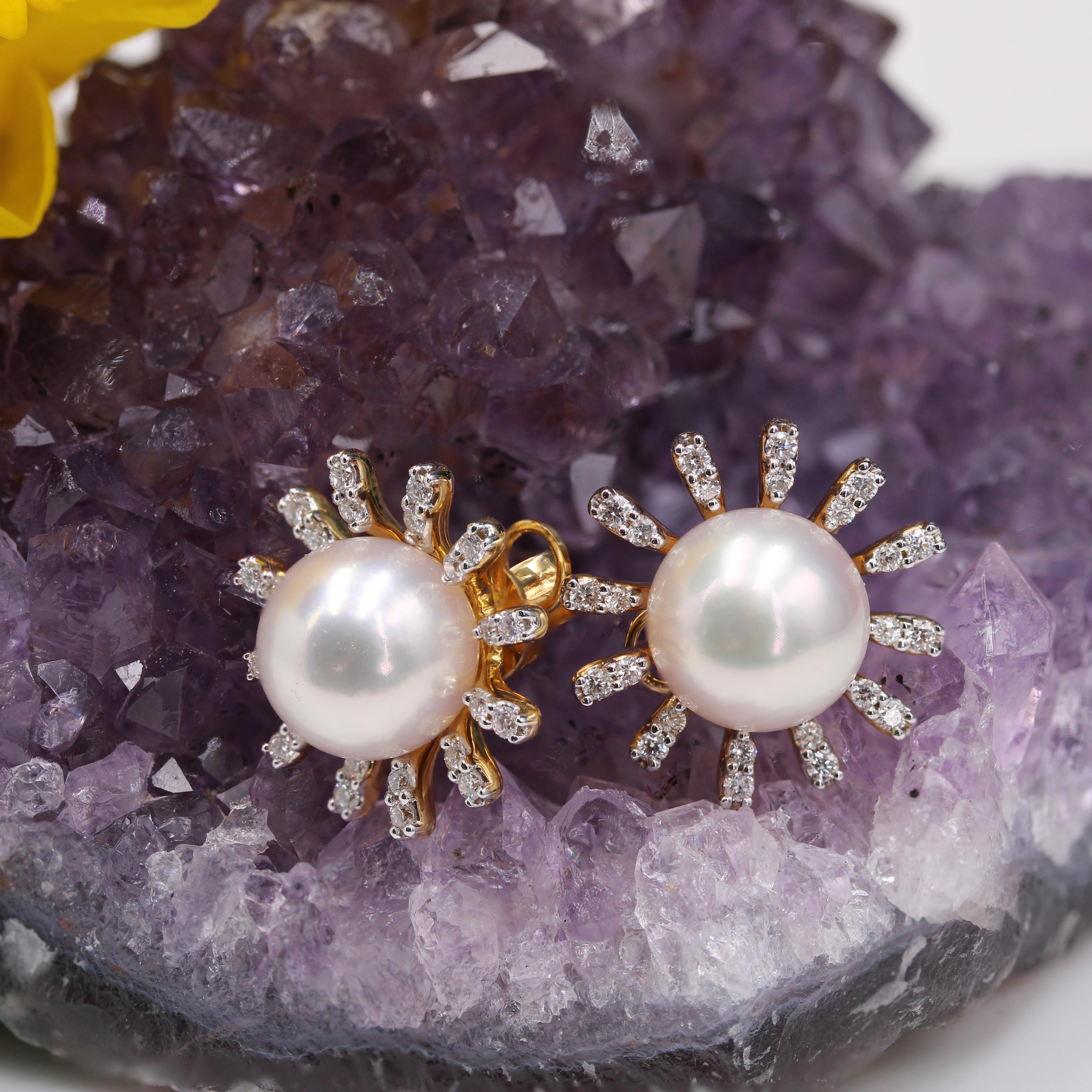 Women's Modern Akoya Cultured Pearl Diamonds 18 Karat Yellow Gold Flake Stud Earrings For Sale