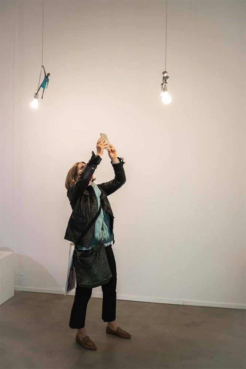 Moderne moderne Alex Pinna für Dilmos Pendent Light Aluminiumguss-Skulptur LED (Gegossen) im Angebot