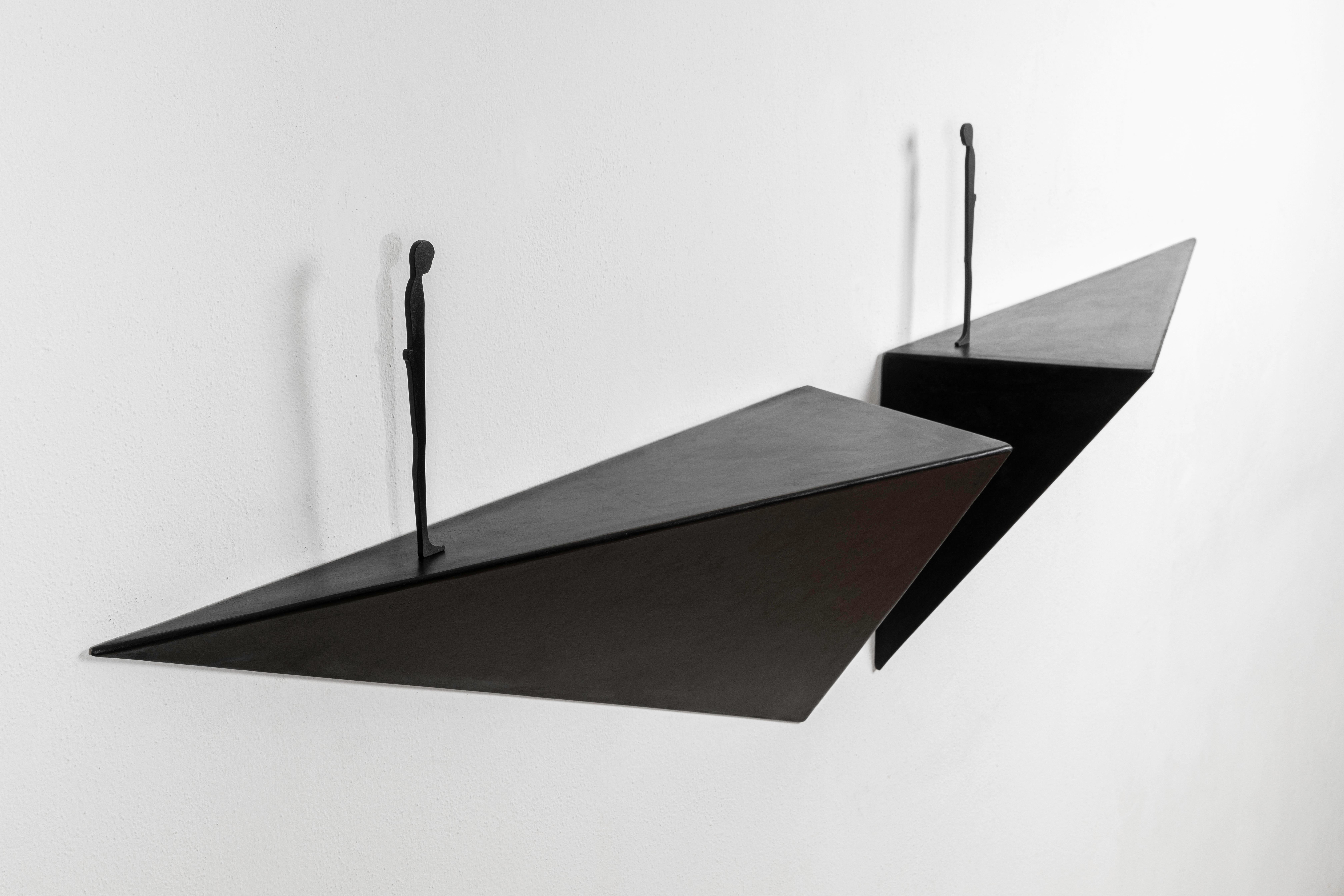 Moderne Console suspendue moderne Alex Pinna pour Dilmos en métal ciré patiné en vente
