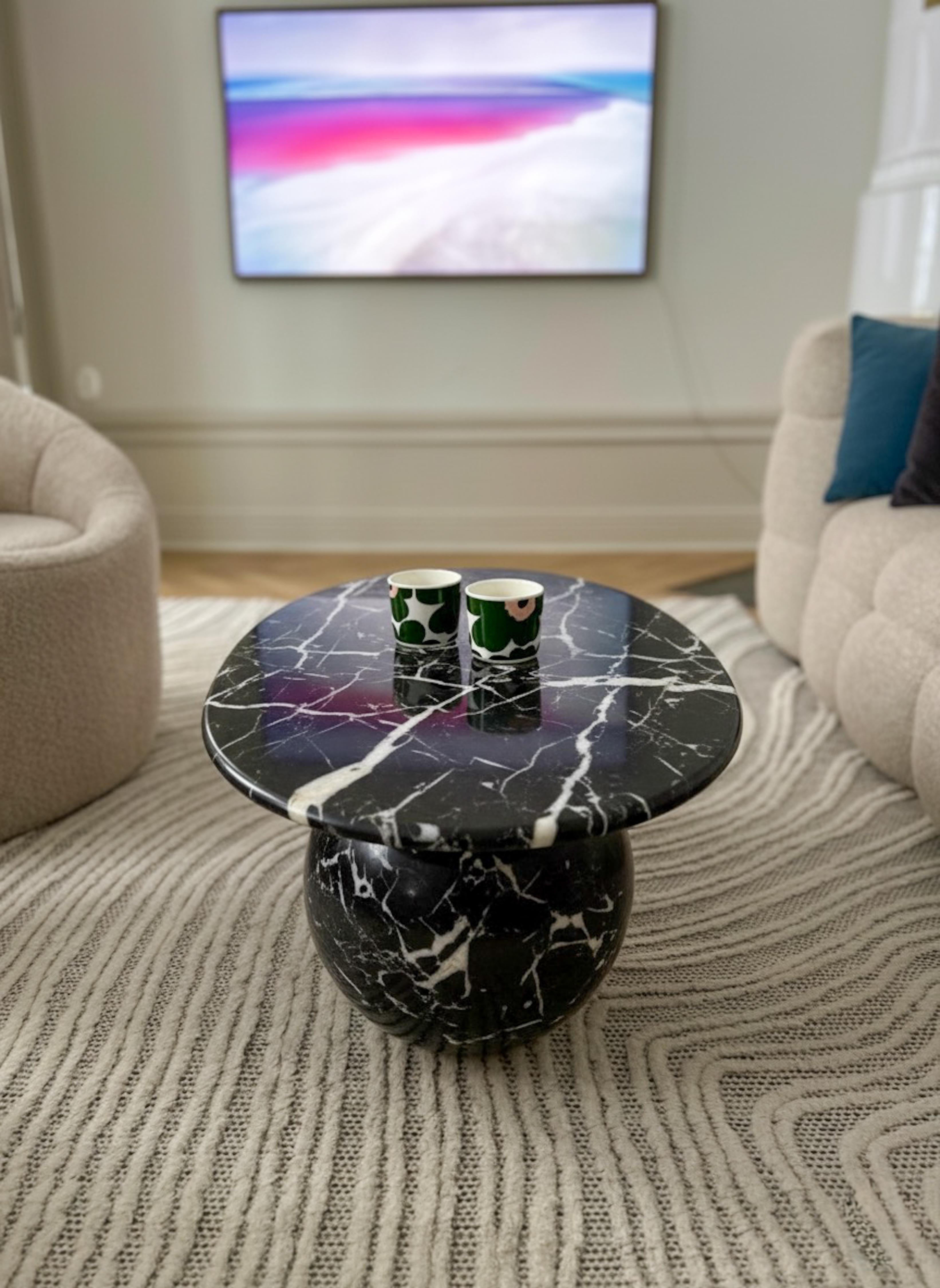 Alexander Black Marble COFFEE TABLE

Type of Stone: Alexander Black Marble
Dimensions: 40