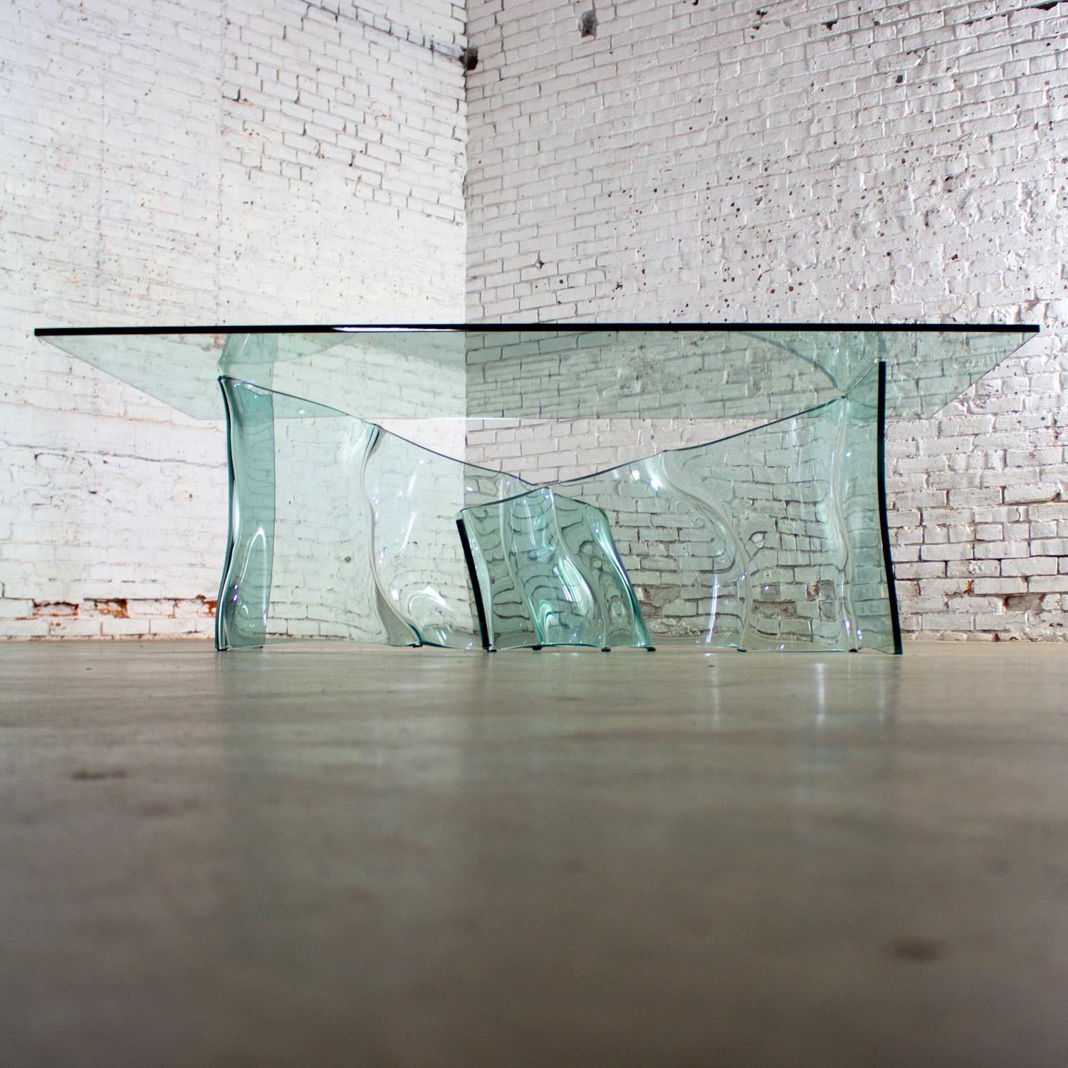 Table de salle à manger moderne sculpturale tout en verre avec socle ondulé asymétrique en vente 7