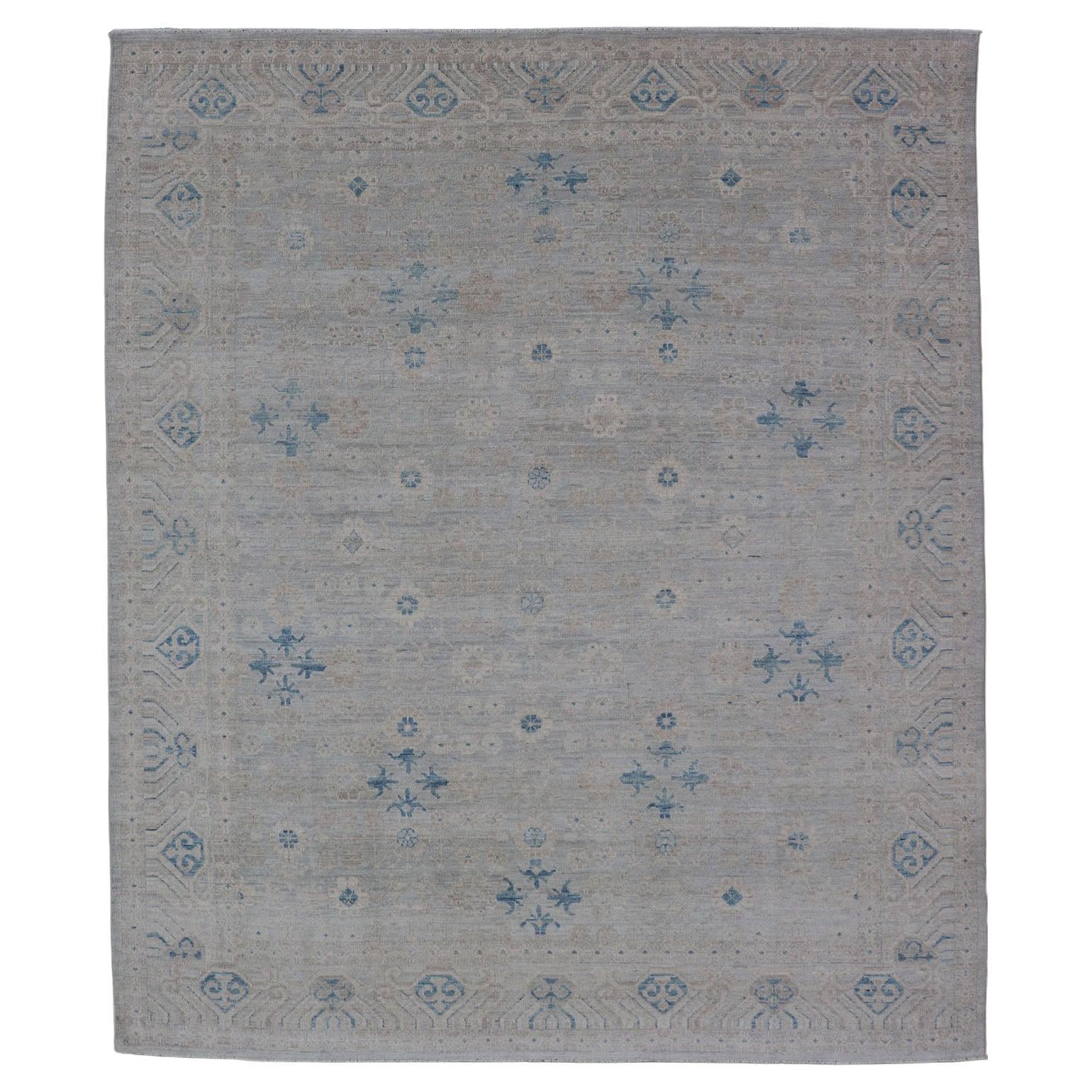 Moderner, übergroßer, geblümter Oushak in Lt-grauem Hintergrund und neutralen Farben 8' x 10'2