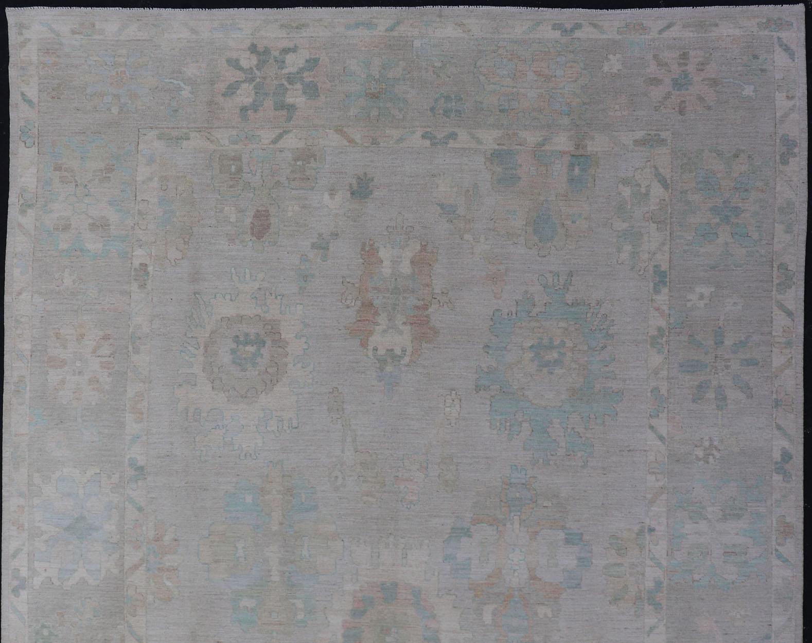 Modern All-Over Floral Oushak with Light Gray Background and Muted Colors For Sale 7