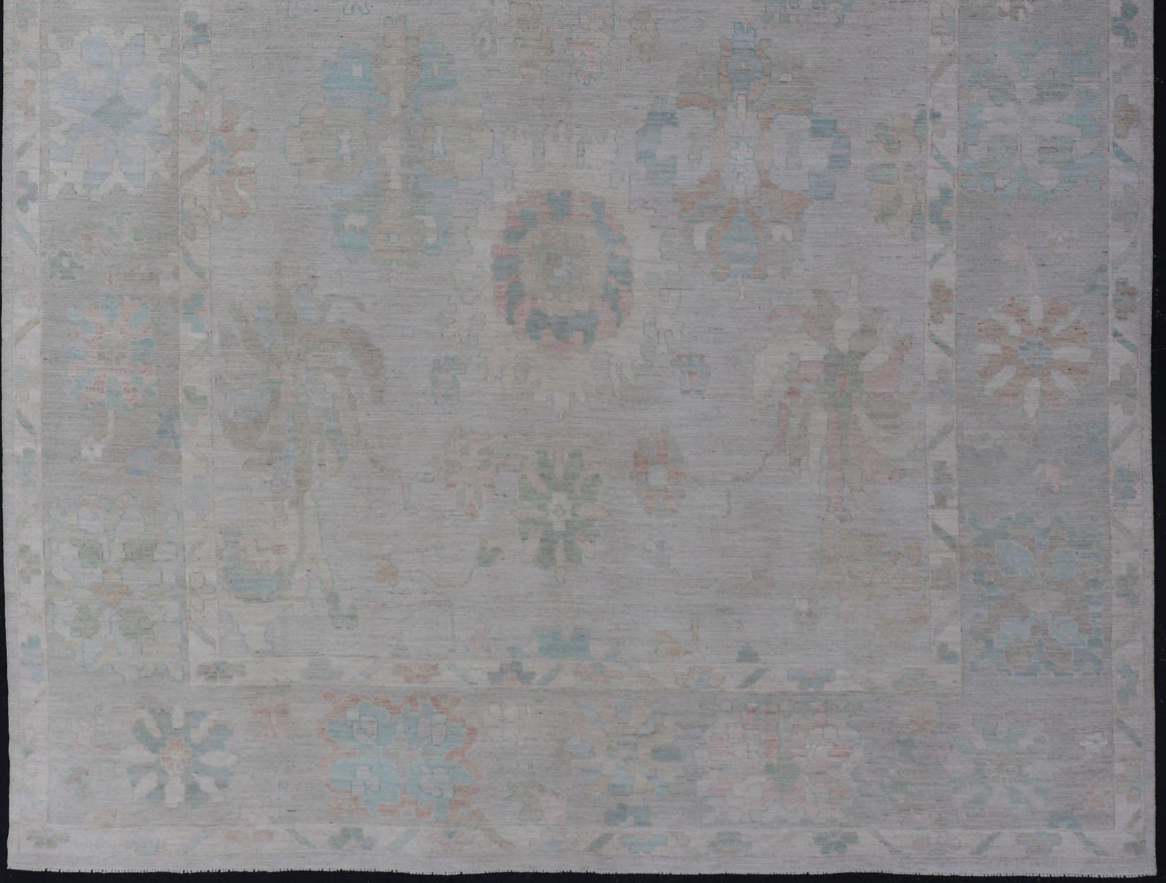 Modern All-Over Floral Oushak with Light Gray Background and Muted Colors For Sale 9
