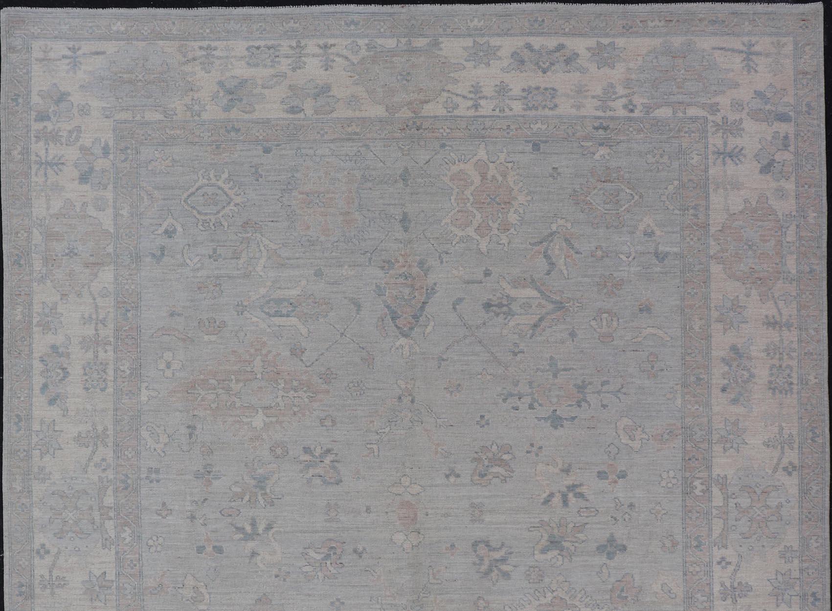 Modern All-Over Floral Oushak with Light Gray Background And Neutral Colors  In New Condition For Sale In Atlanta, GA