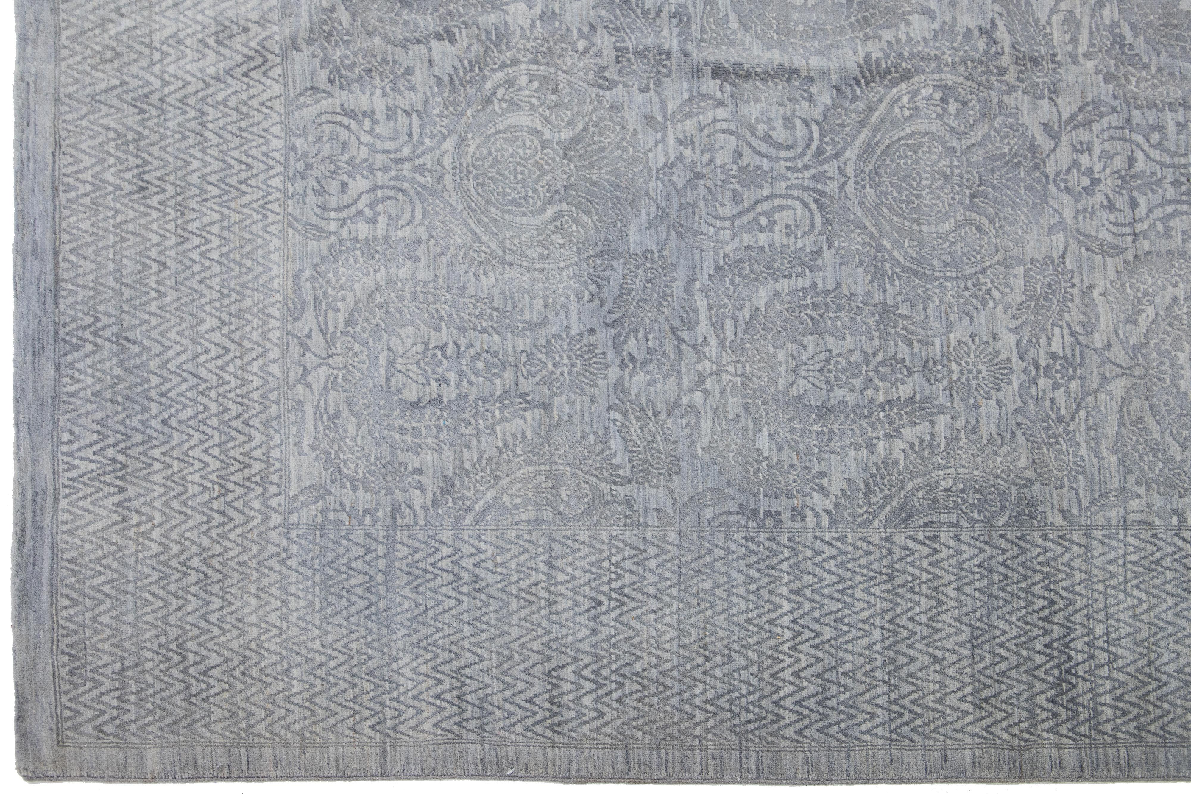 Modern Allover Transitional Wool Rug Designed In Gray Colors  In New Condition For Sale In Norwalk, CT