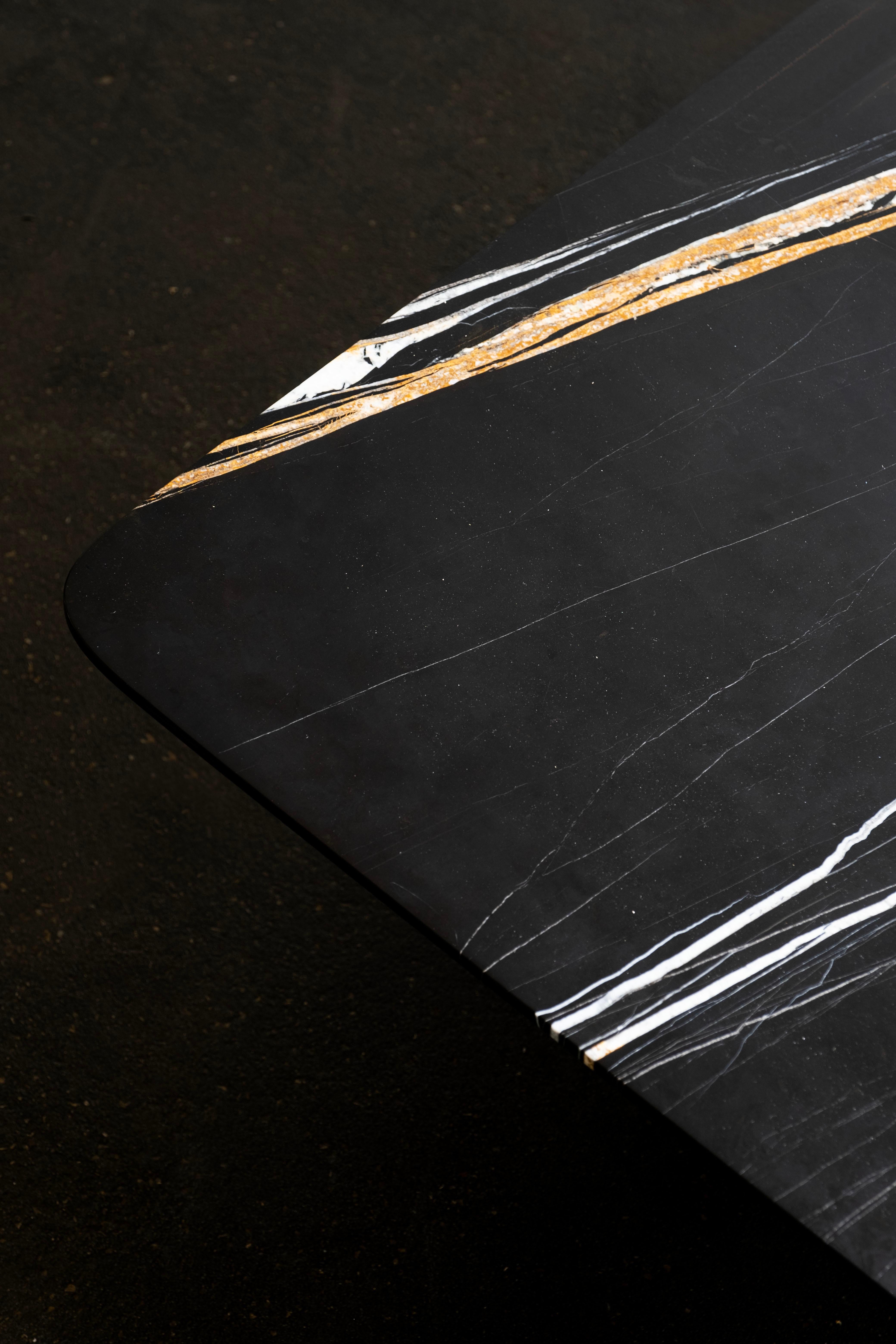 XXIe siècle et contemporain Modernes Tables basses Almancil Sahara Noir Marbre Handmade Portugal Greenapple en vente