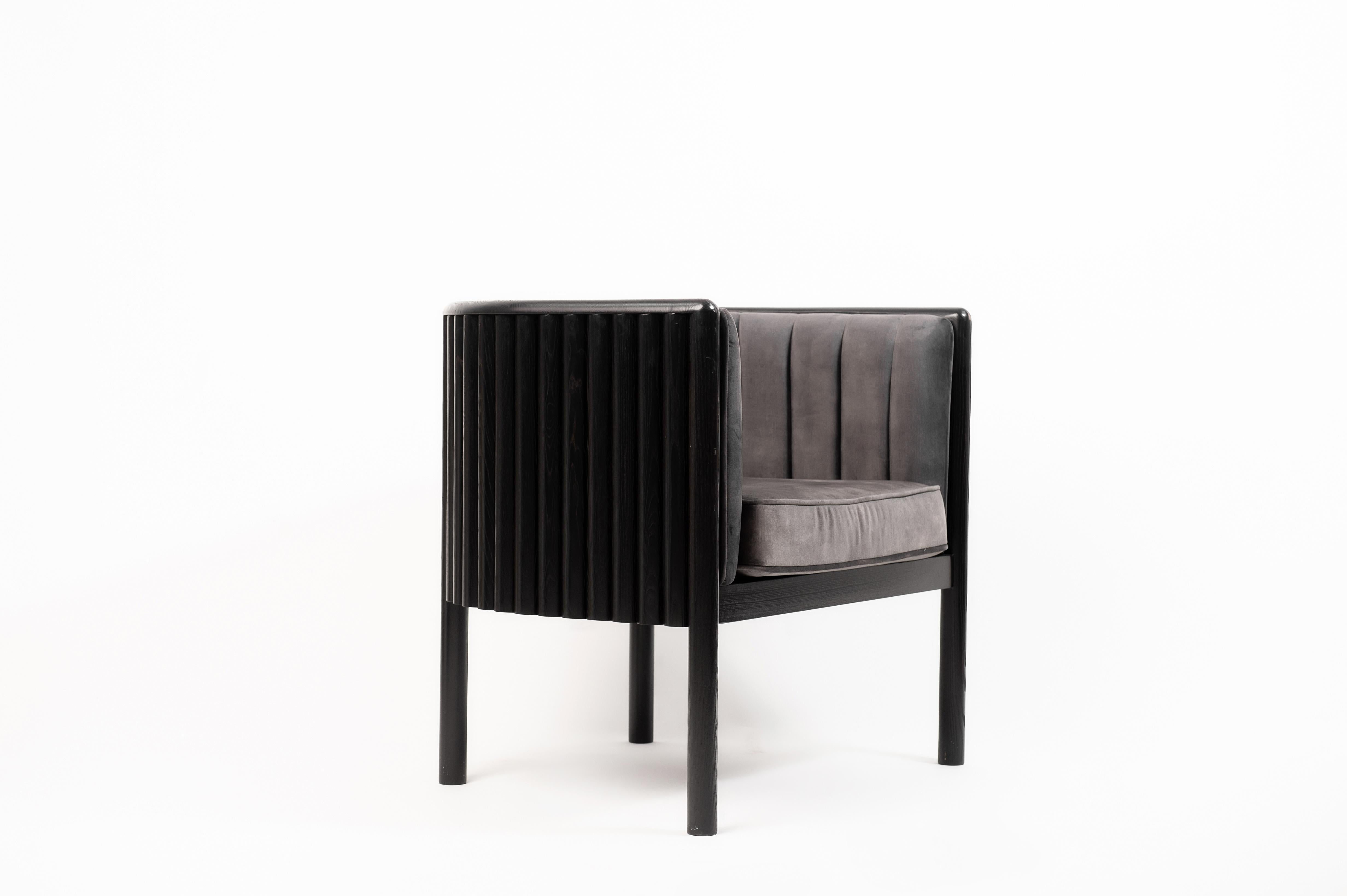 Modern Alton Armchair in Black Wood and Grey Material For Sale 5