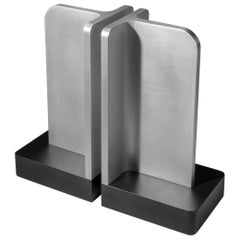 Moderne skulpturale Aluminium-Buchstützen