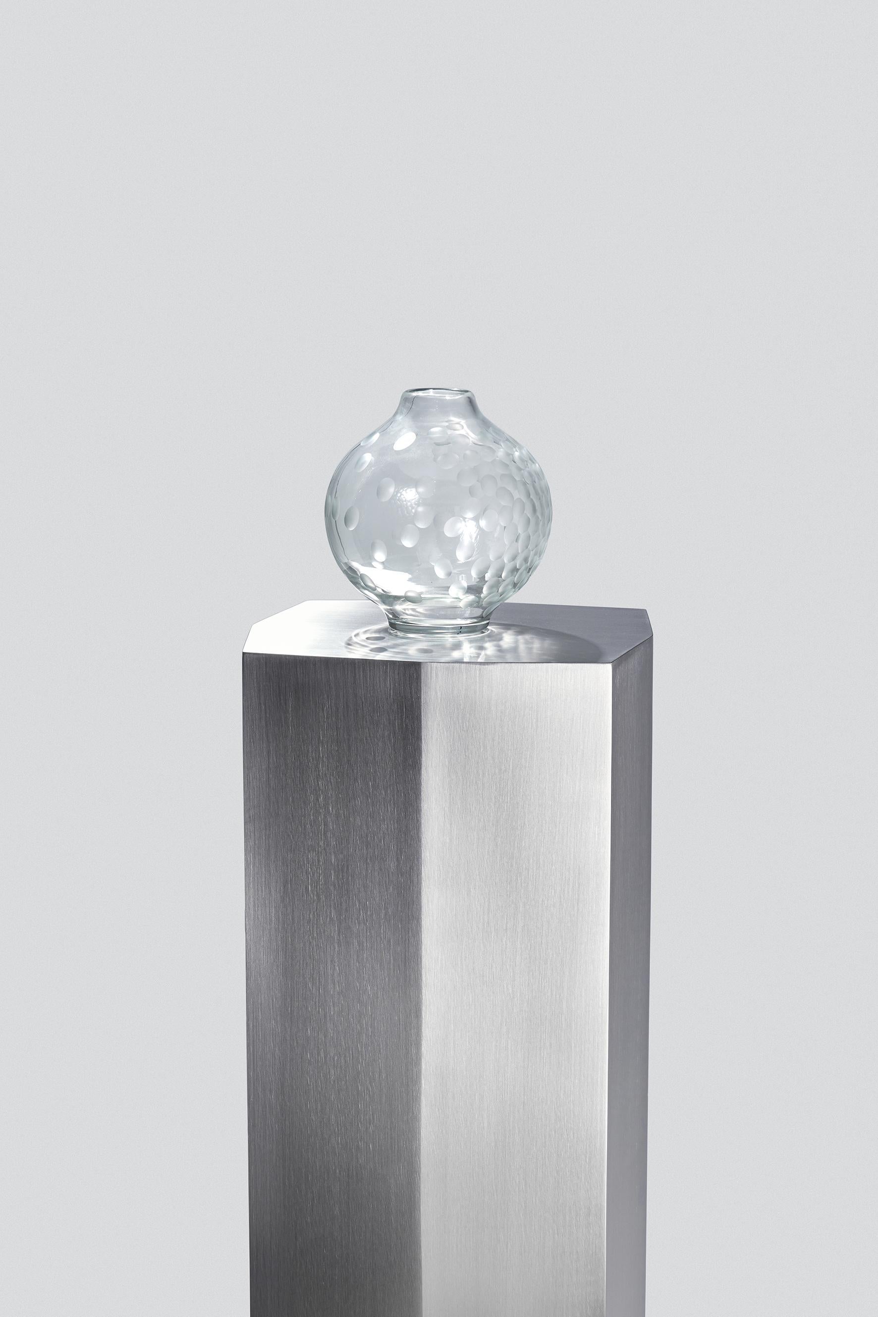 Pedestal geométrico escultural Modern Ame II de acero inoxidable by Zoe Wolker en Nuevo estado para la venta en New York, NY