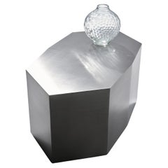 Tavolino scultoreo moderno Ame III in acciaio inossidabile spazzolato di Zoe Wolker