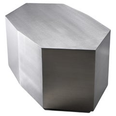 Table basse sculpturale moderne Ame III en acier inoxydable brossé par Zoe Wolker