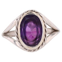 Modern Amethyst 18 Karat White Gold Twisted Ring