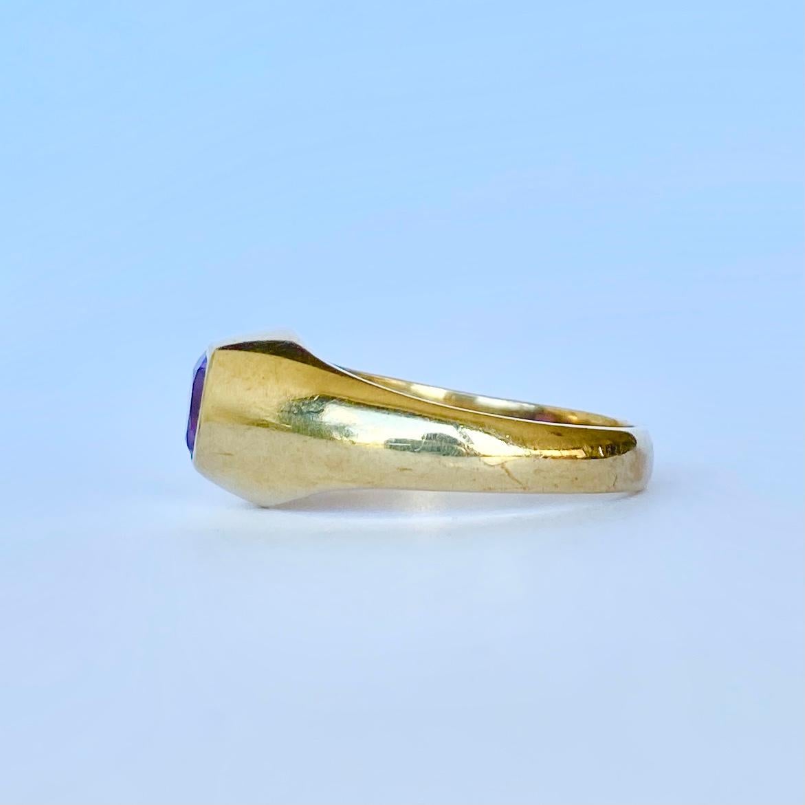 Modern Amethyst and 9 Carat Gold Band In Good Condition For Sale In Chipping Campden, GB