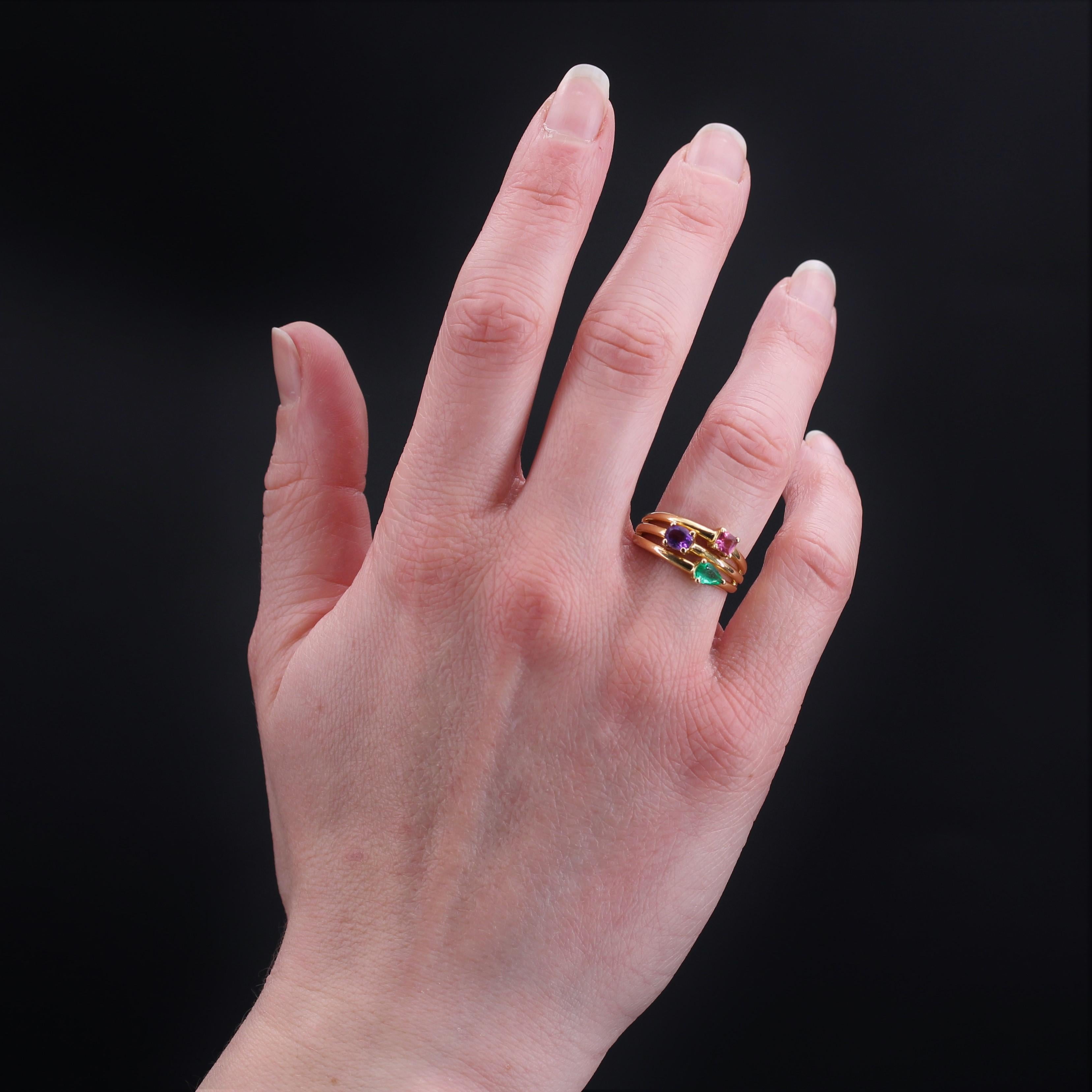 Moderner Ring aus 18 Karat Gelbgold mit Amethyst, Smaragd und Turmalin im Zustand „Gut“ im Angebot in Poitiers, FR