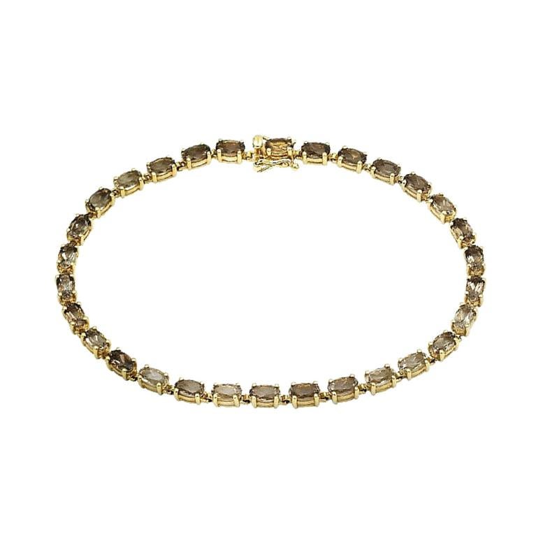 Modern and Chick Quartz Fine Jewellery Yellow Gold Tennis Bracelet For Sale