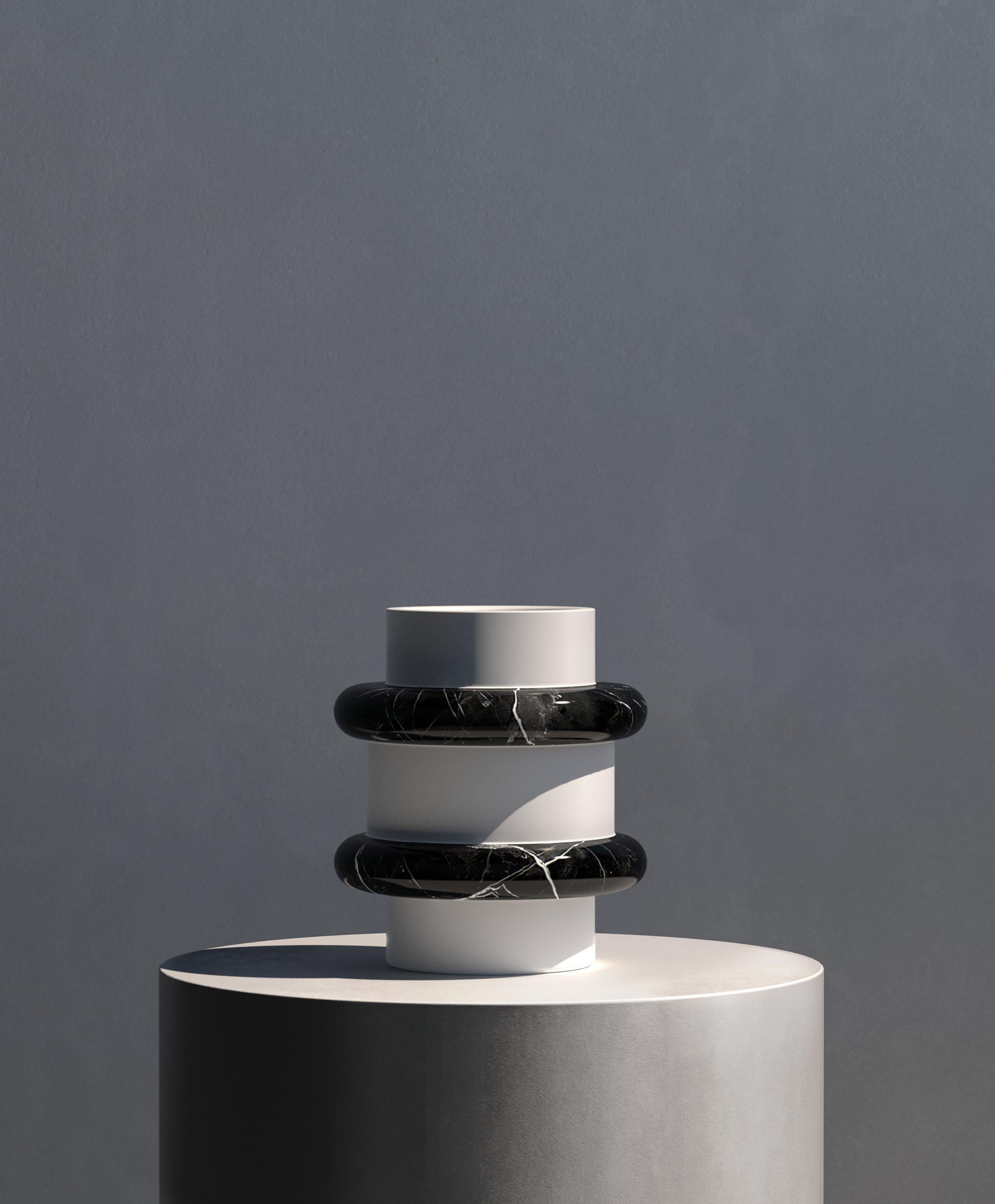 Modern and Elegant Marble Vase in Black and White, Limited Edition, Italy In New Condition For Sale In Milano, IT