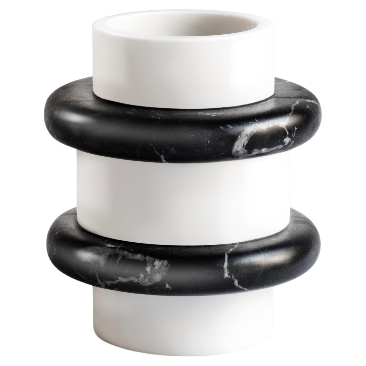 Vase en marbre noir et blanc, moderne et Elegance, édition limitée, Italie