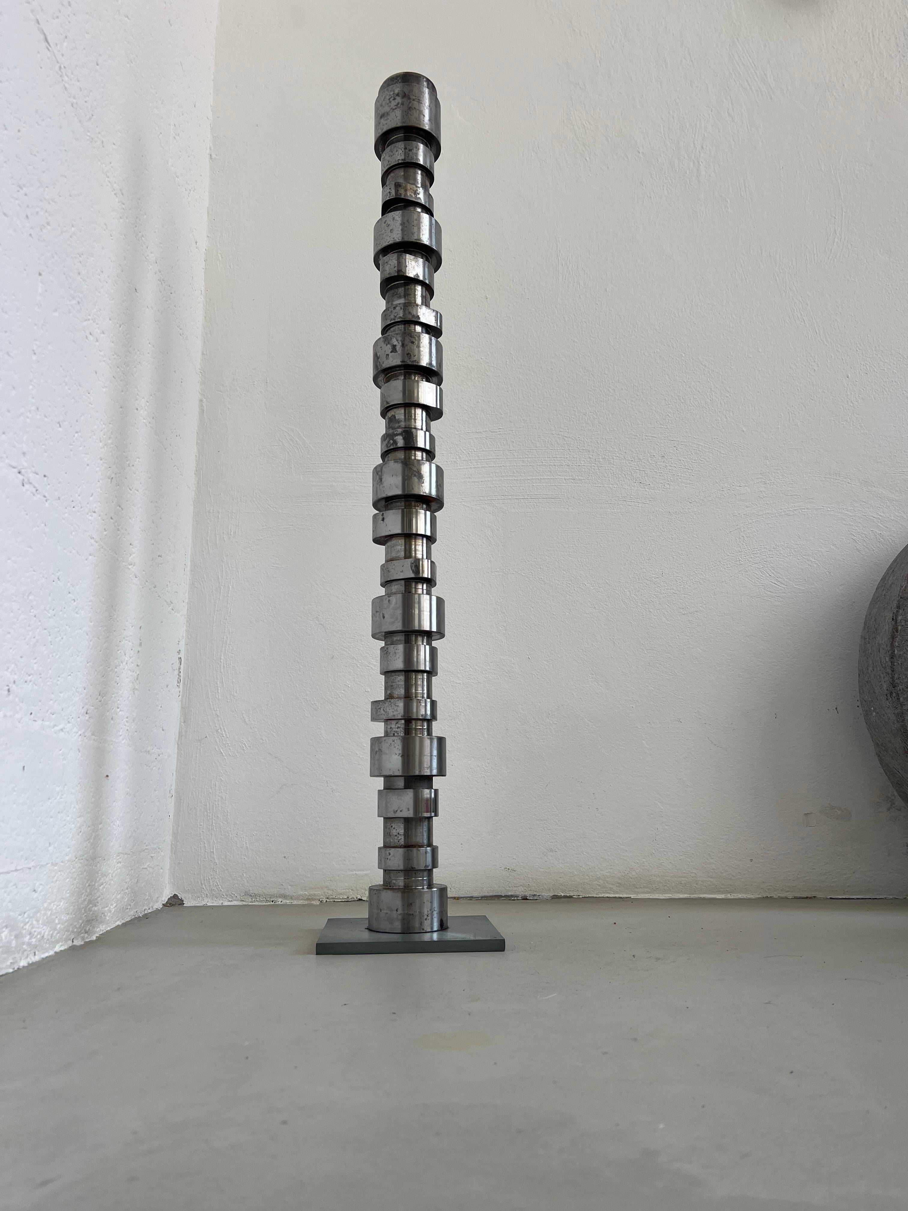 Modern and minimal Metal sculpture, abstract art metal layers by Spinzi Milano For Sale 1