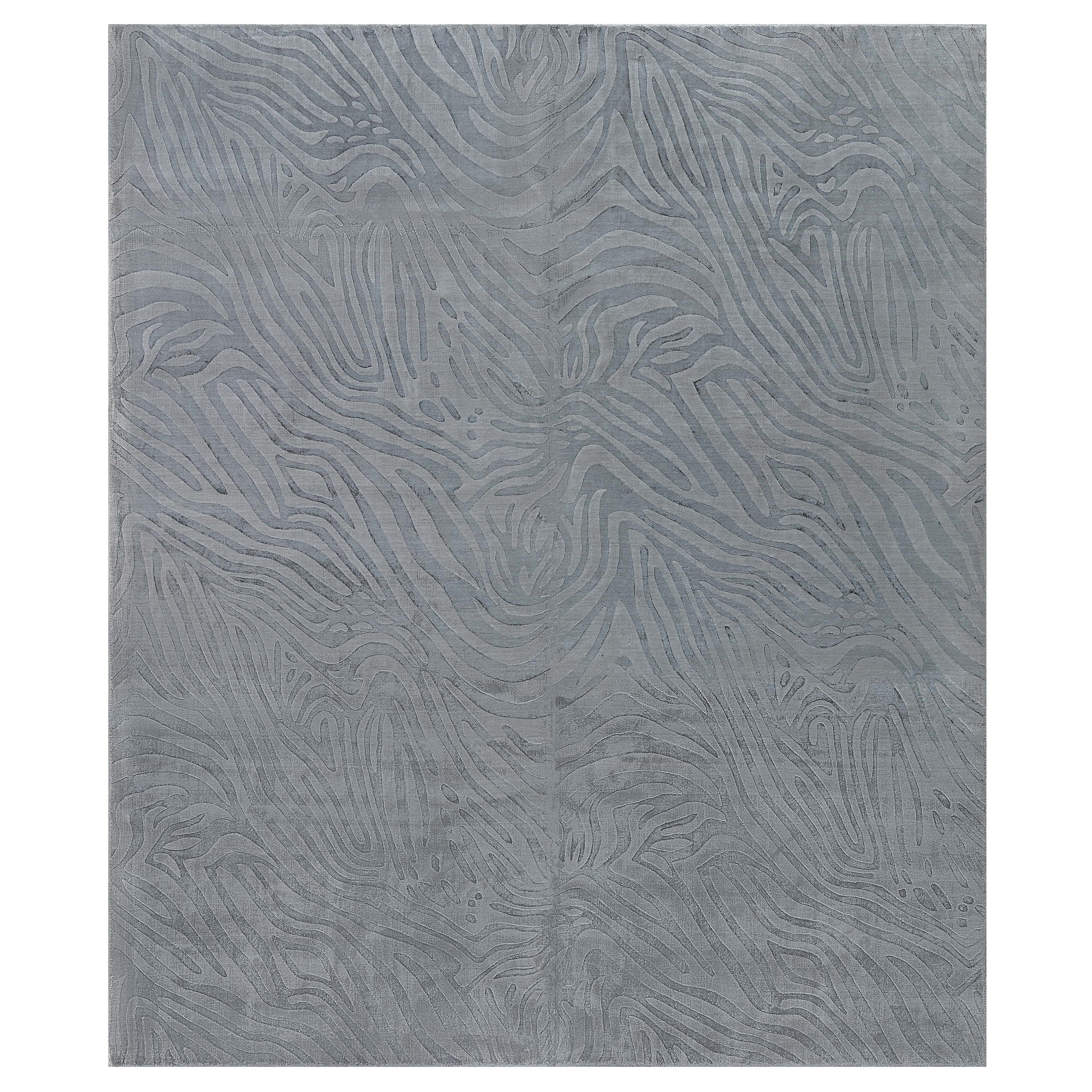 Moderner Bananenseidenteppich mit Tiermotiven von Doris Leslie Blau im Angebot
