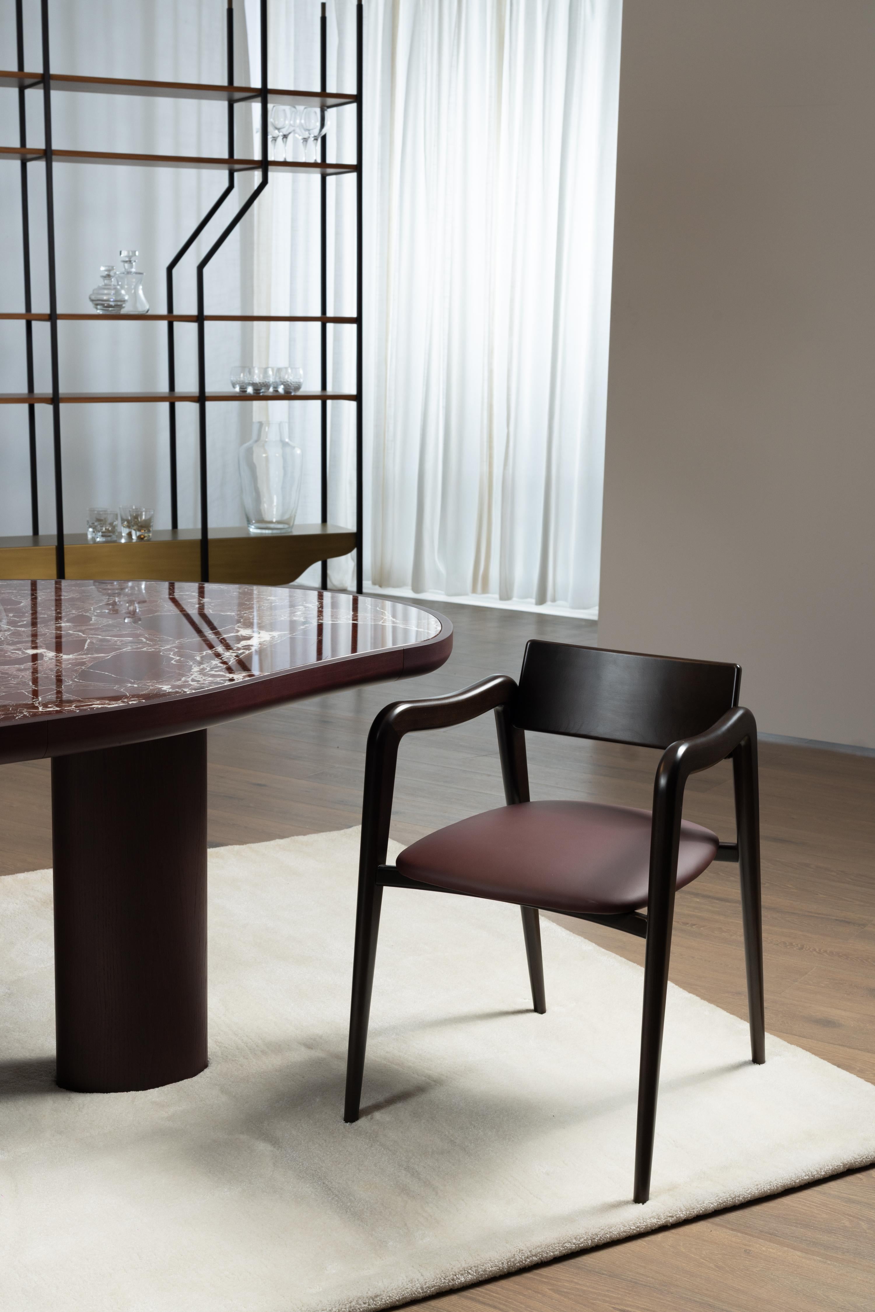 Fait main Chaises de salle à manger modernes Anjos, en cuir bourgogne, faites à la main au Portugal par Greenapple en vente